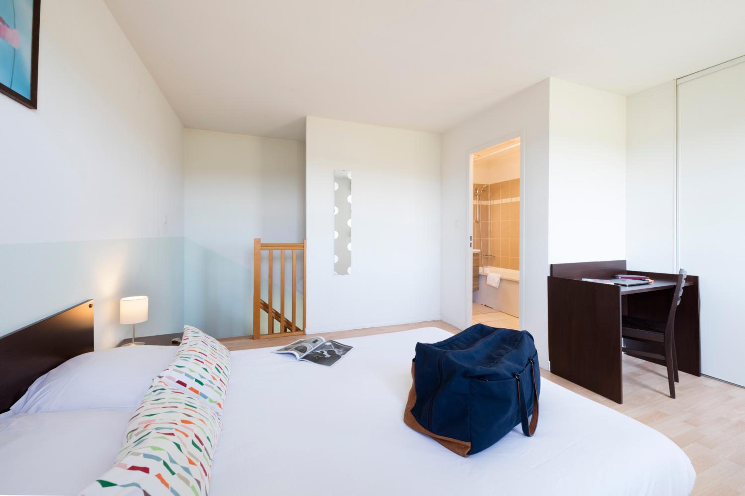 One-Bedroom Apartment (4 Adults) - Photo 7