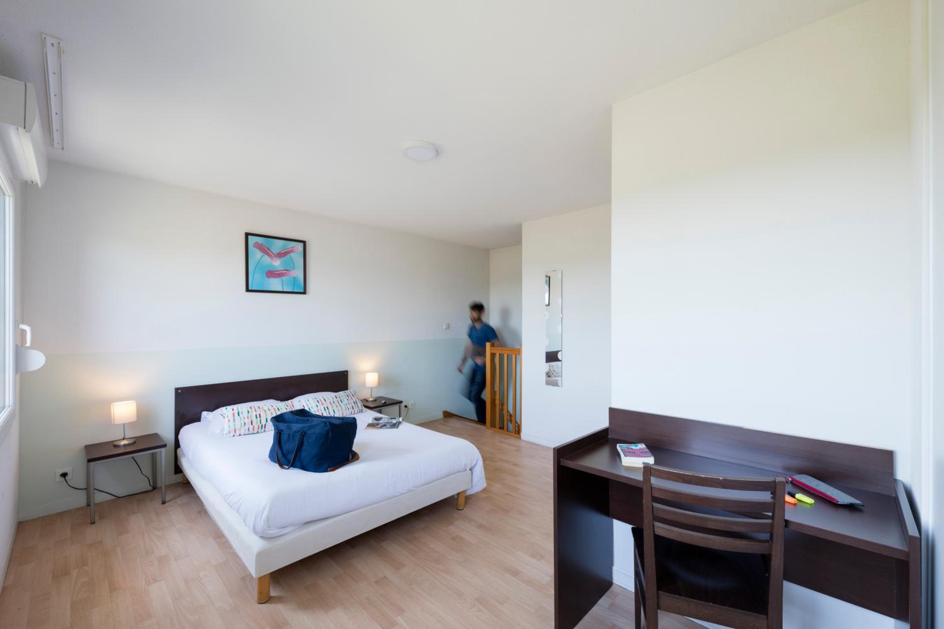 One-Bedroom Apartment (4 Adults) - Photo 3