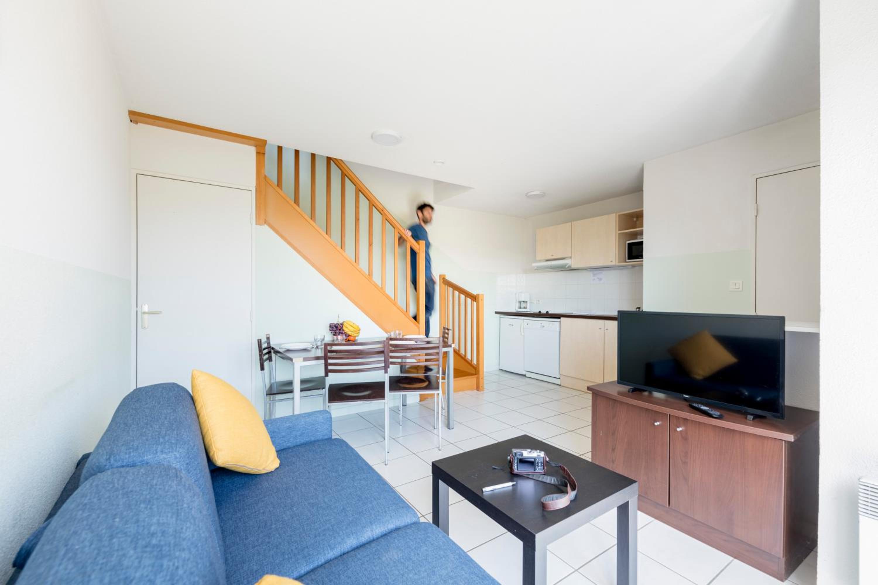 One-Bedroom Apartment (4 Adults) - Photo 8