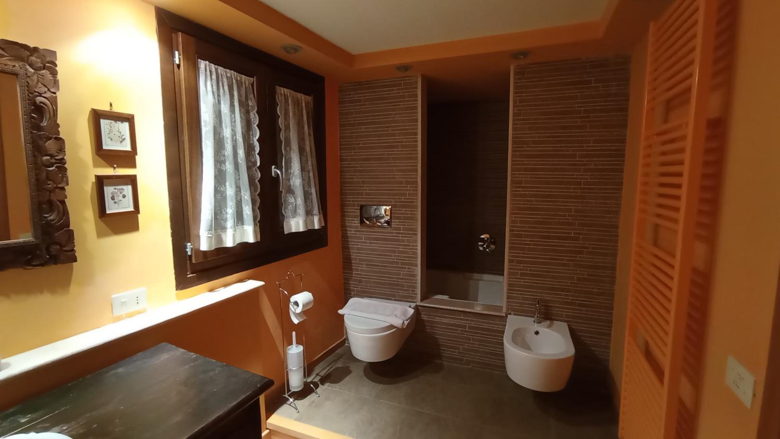 Three-Bedroom House - Photo 2