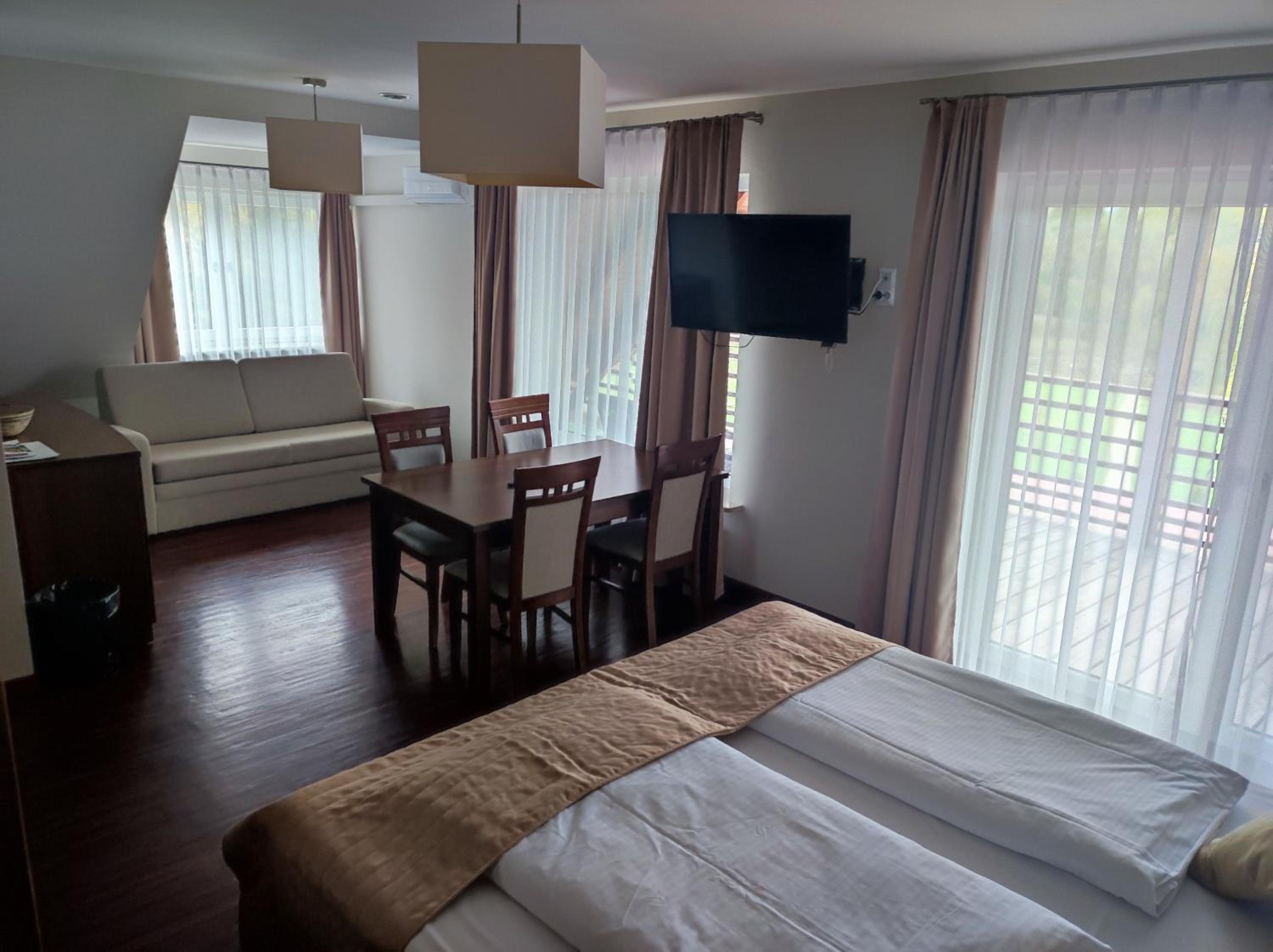 Junior Suite with Balcony photo 2