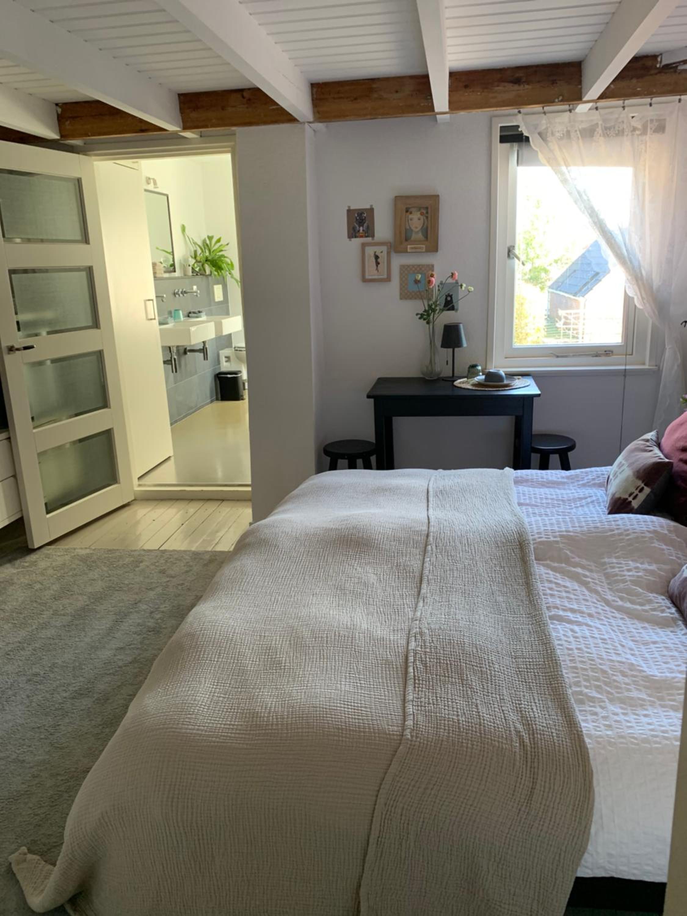 Deluxe Room - Photo 11