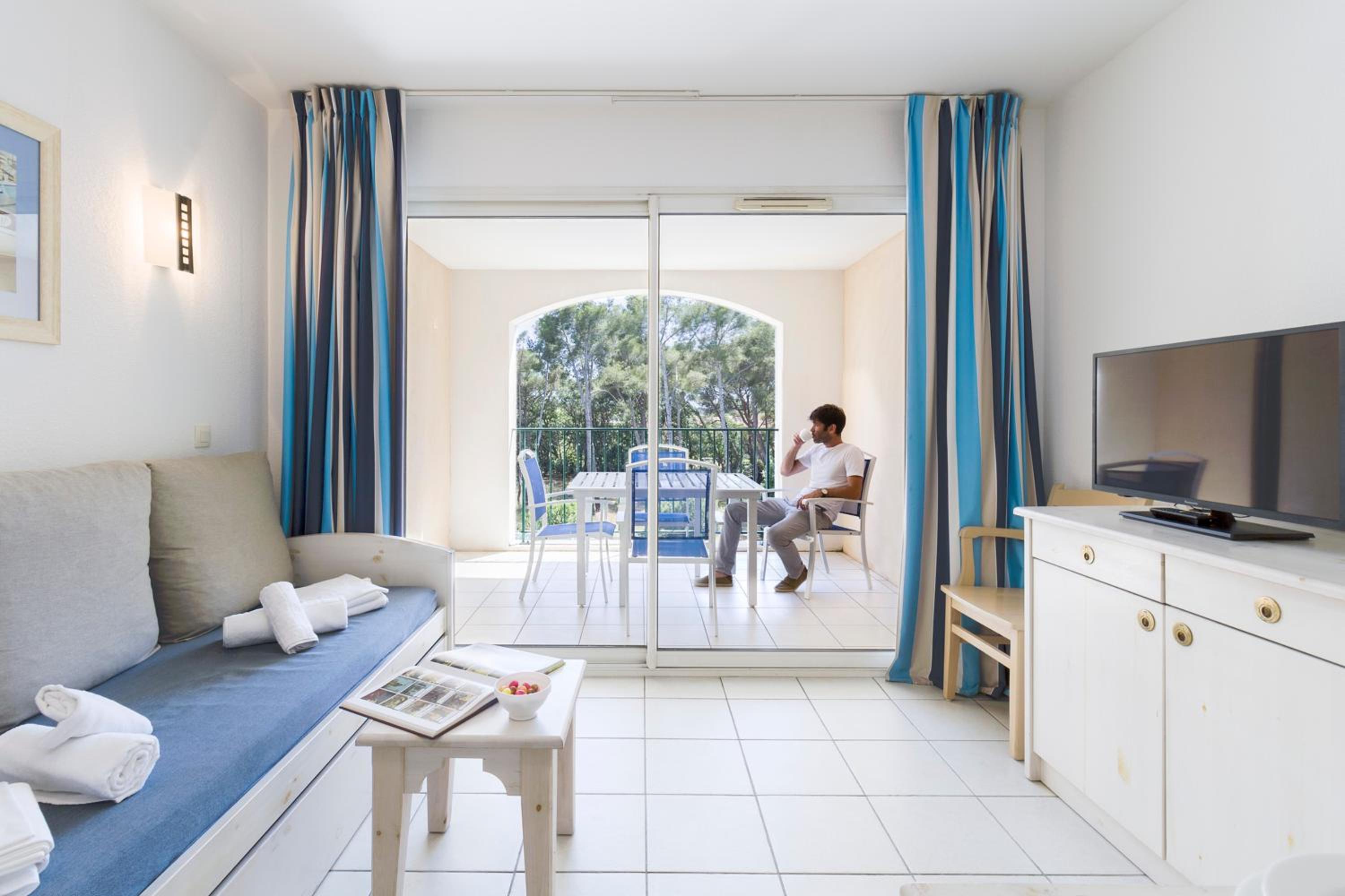 Studio (4 Adults) photo 2