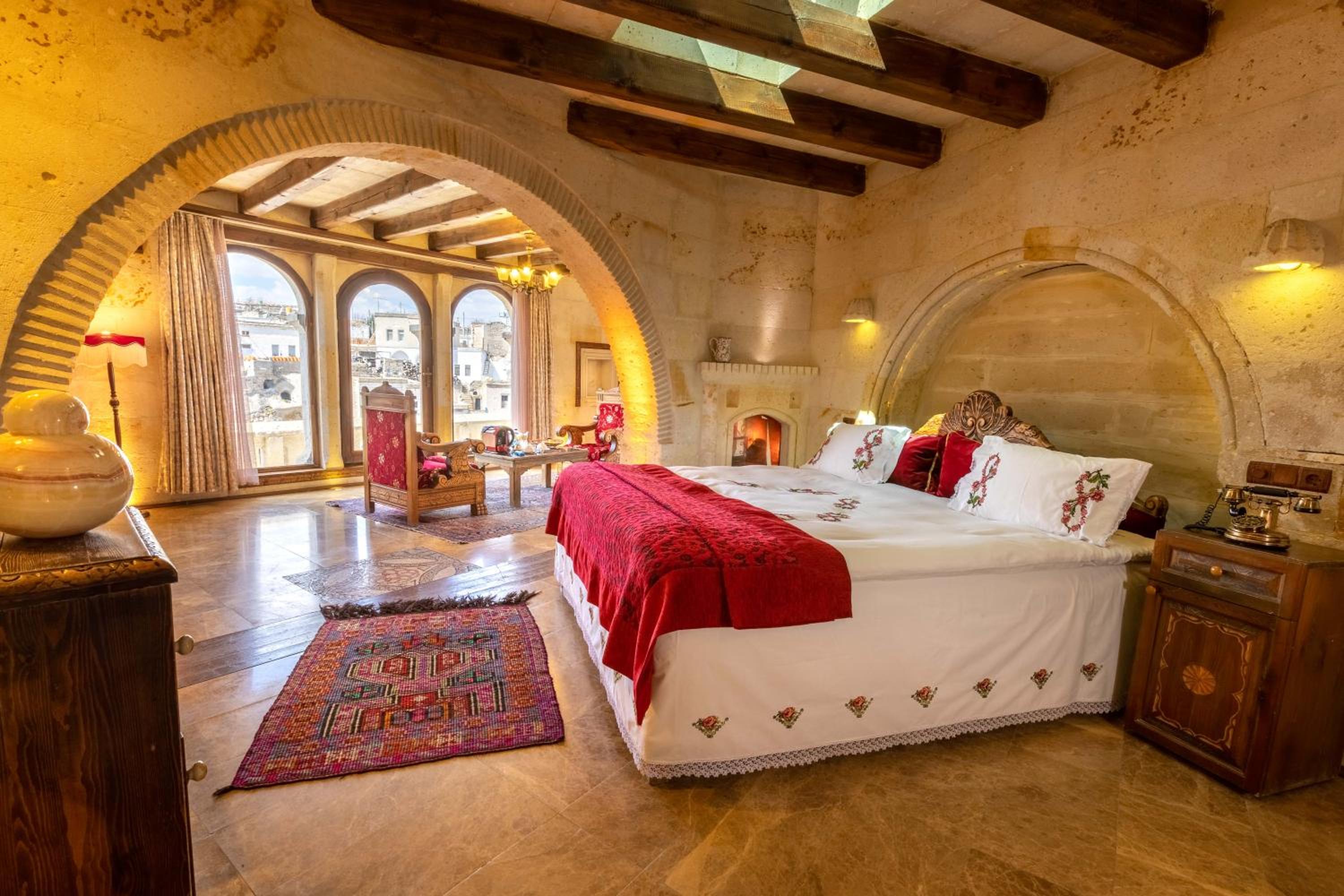 Cave Suite - Photo 14