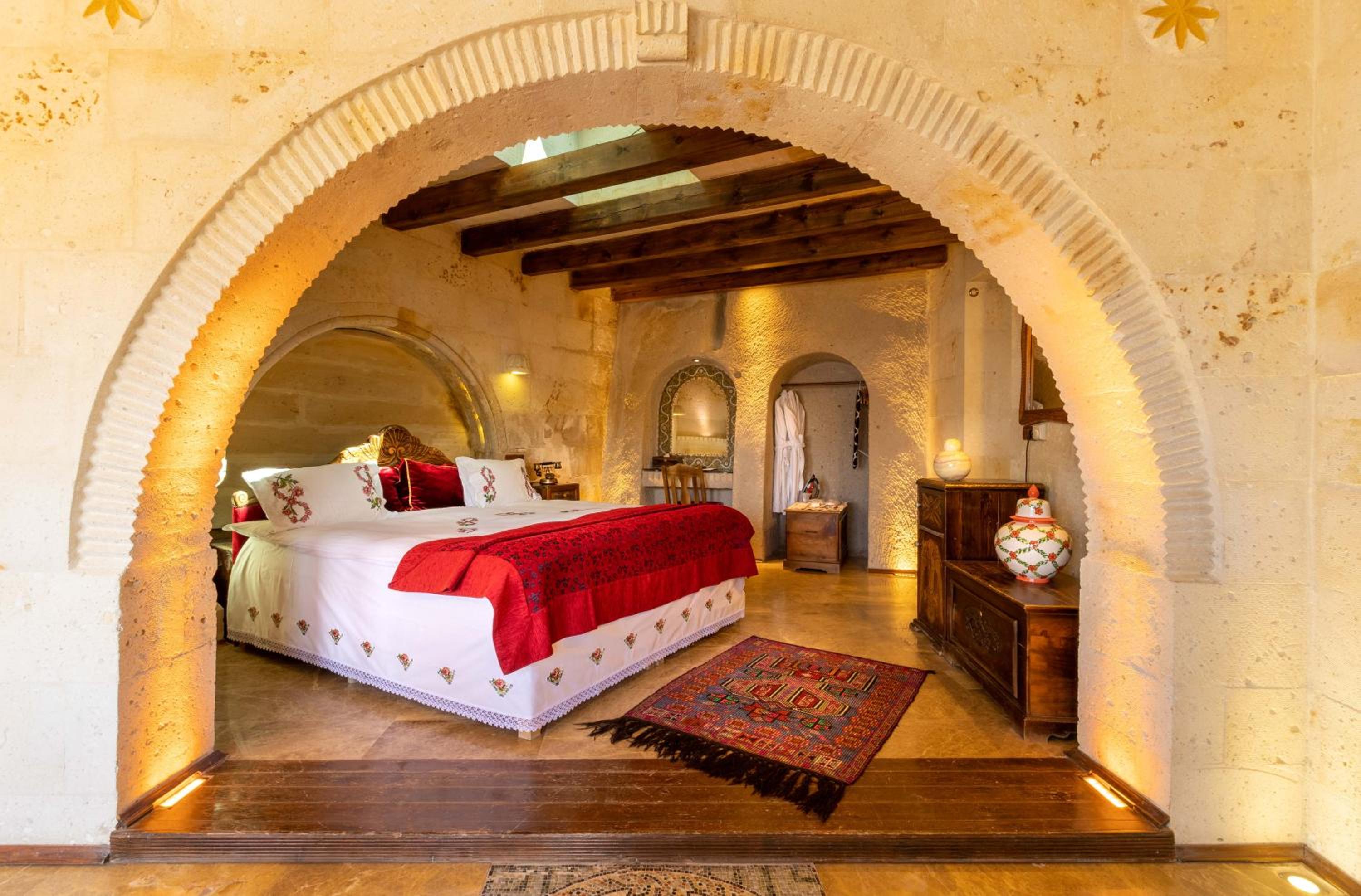 Cave Suite - Photo 15