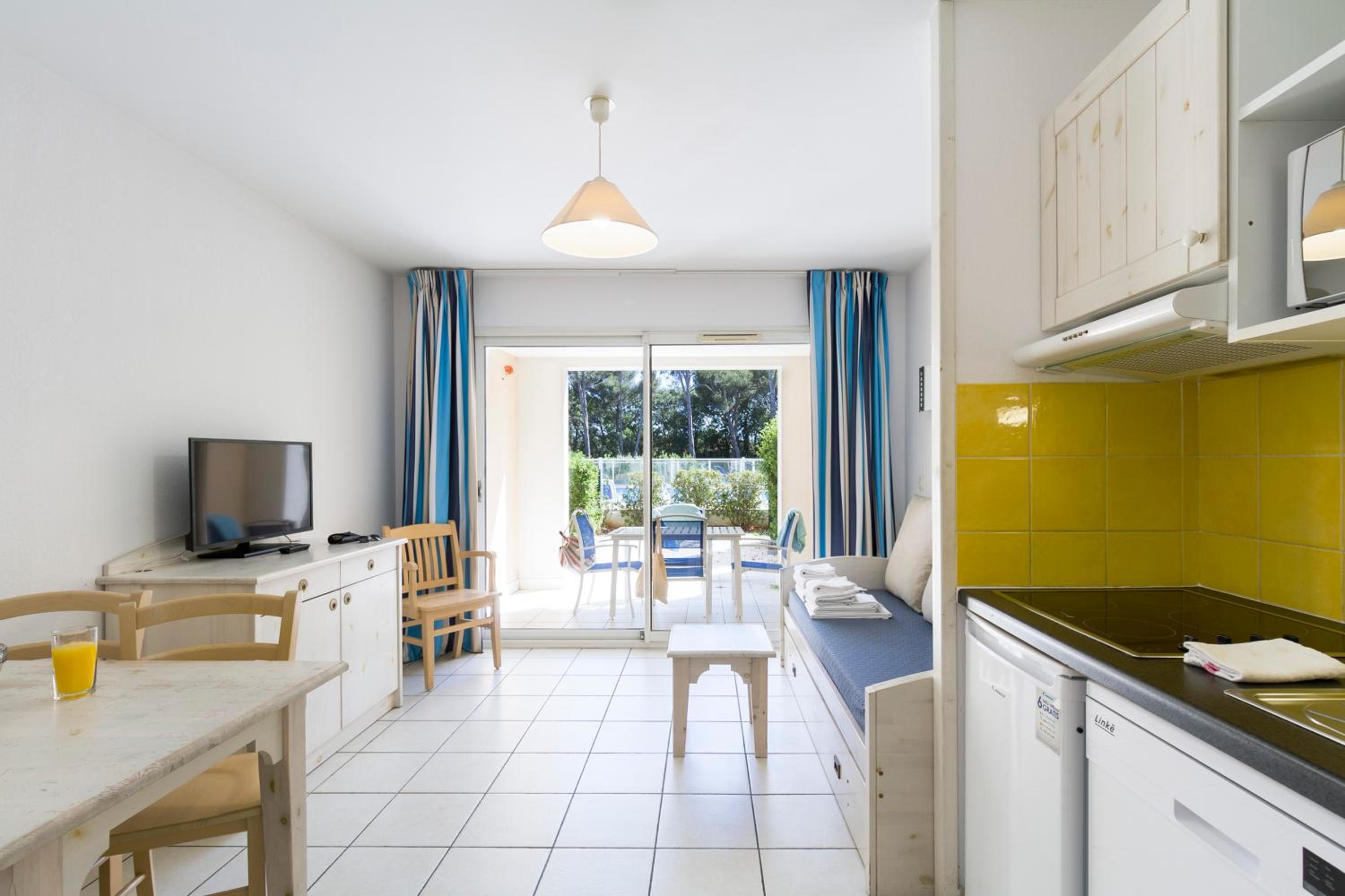2-Room Apartment - 4 people photo 2