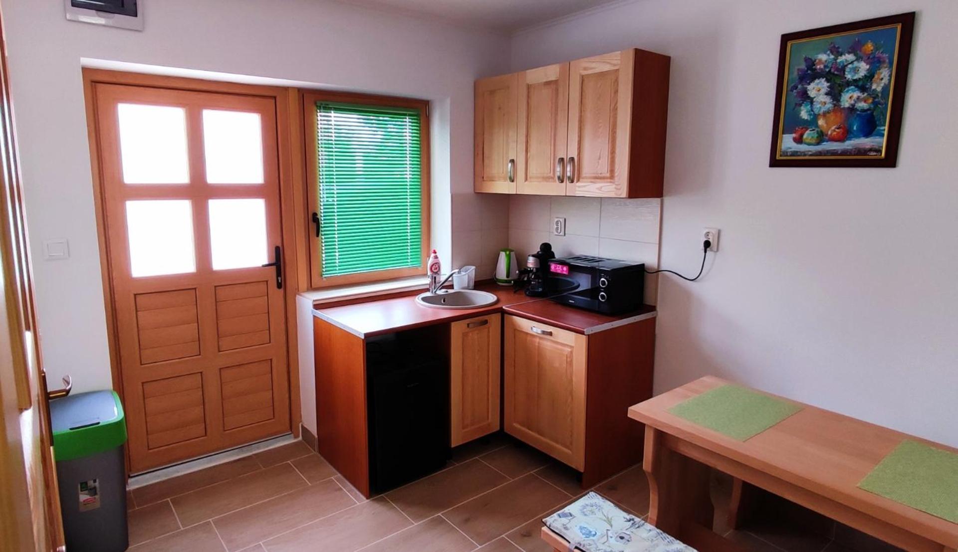 Family Room with Private Bathroom - Photo 4