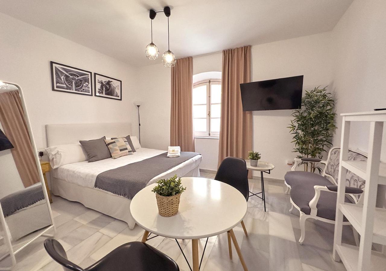 Studio Apartment photo 2