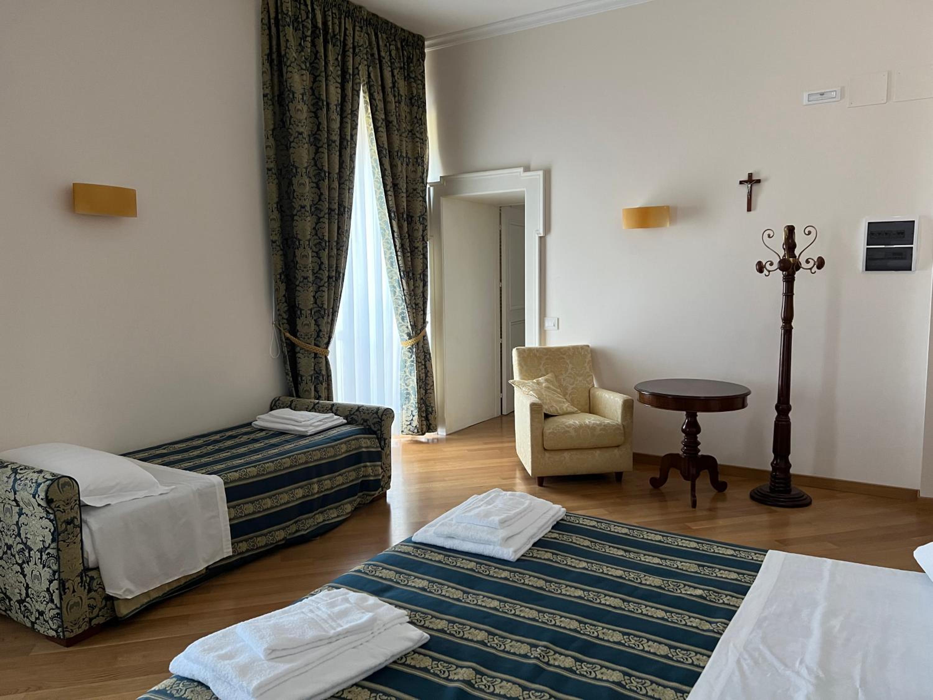 Junior Suite with Balcony photo 3