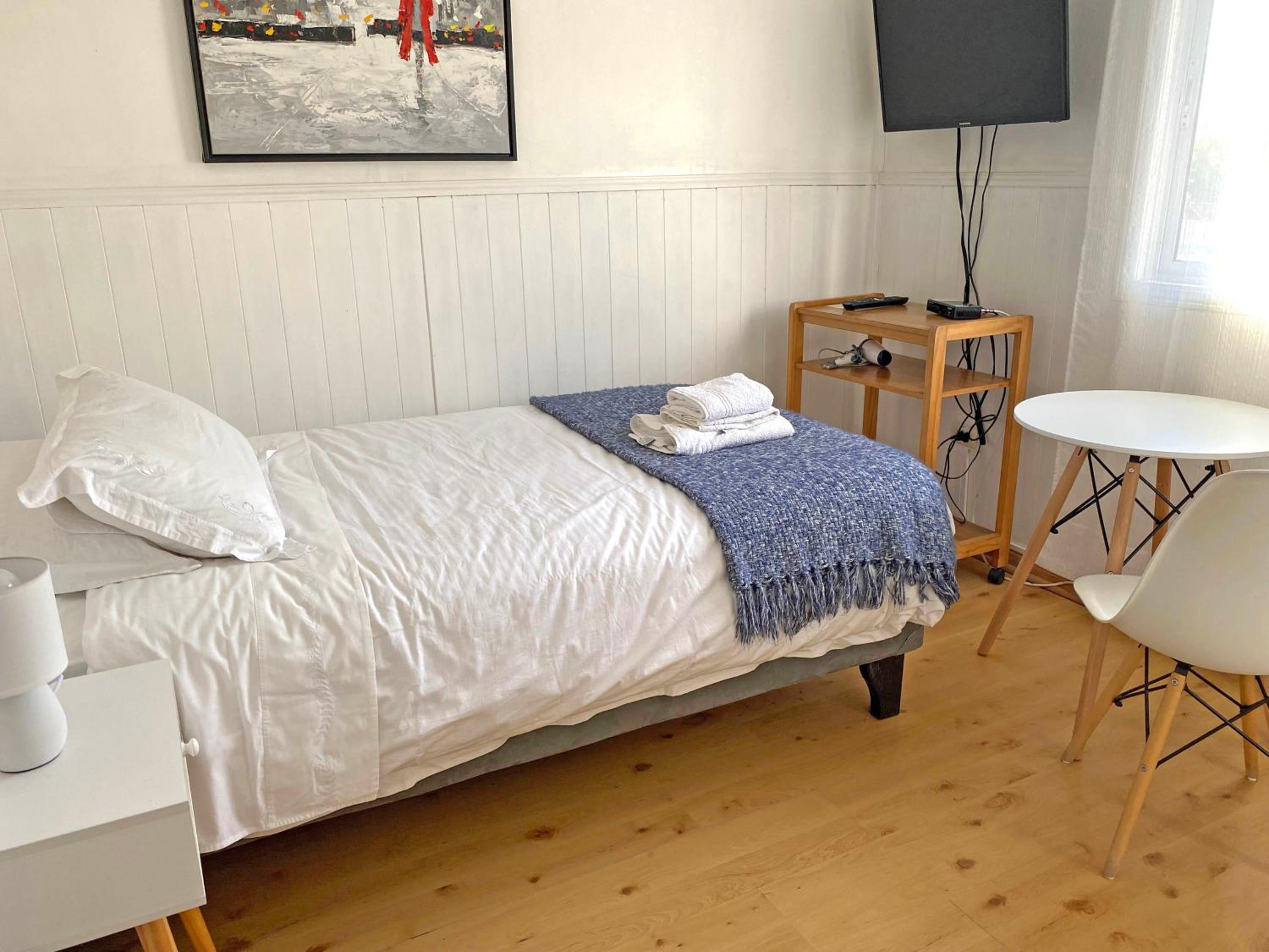 Single Room with Private Bathroom