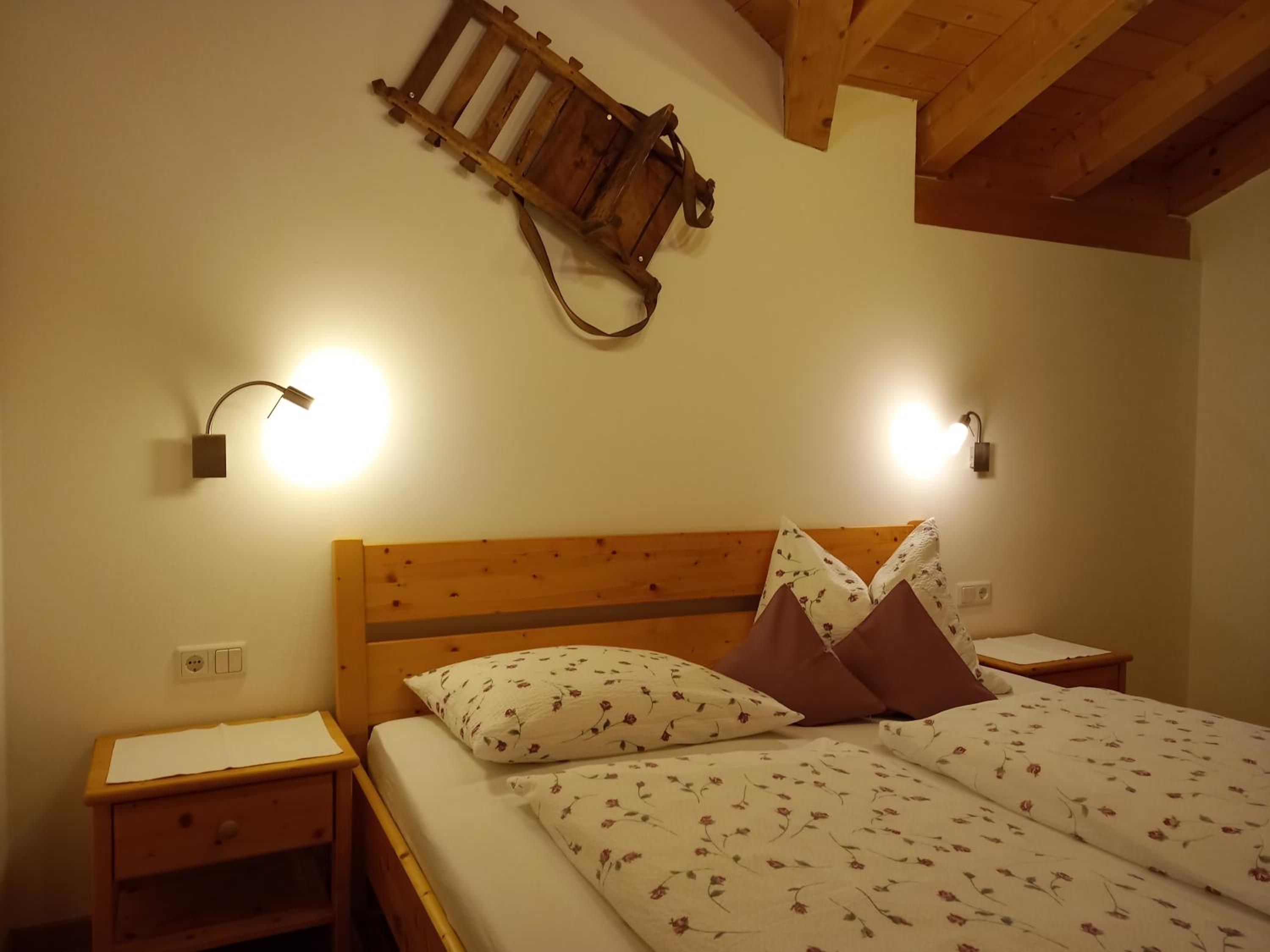 Two-Bedroom Apartment with Mountain View photo 2
