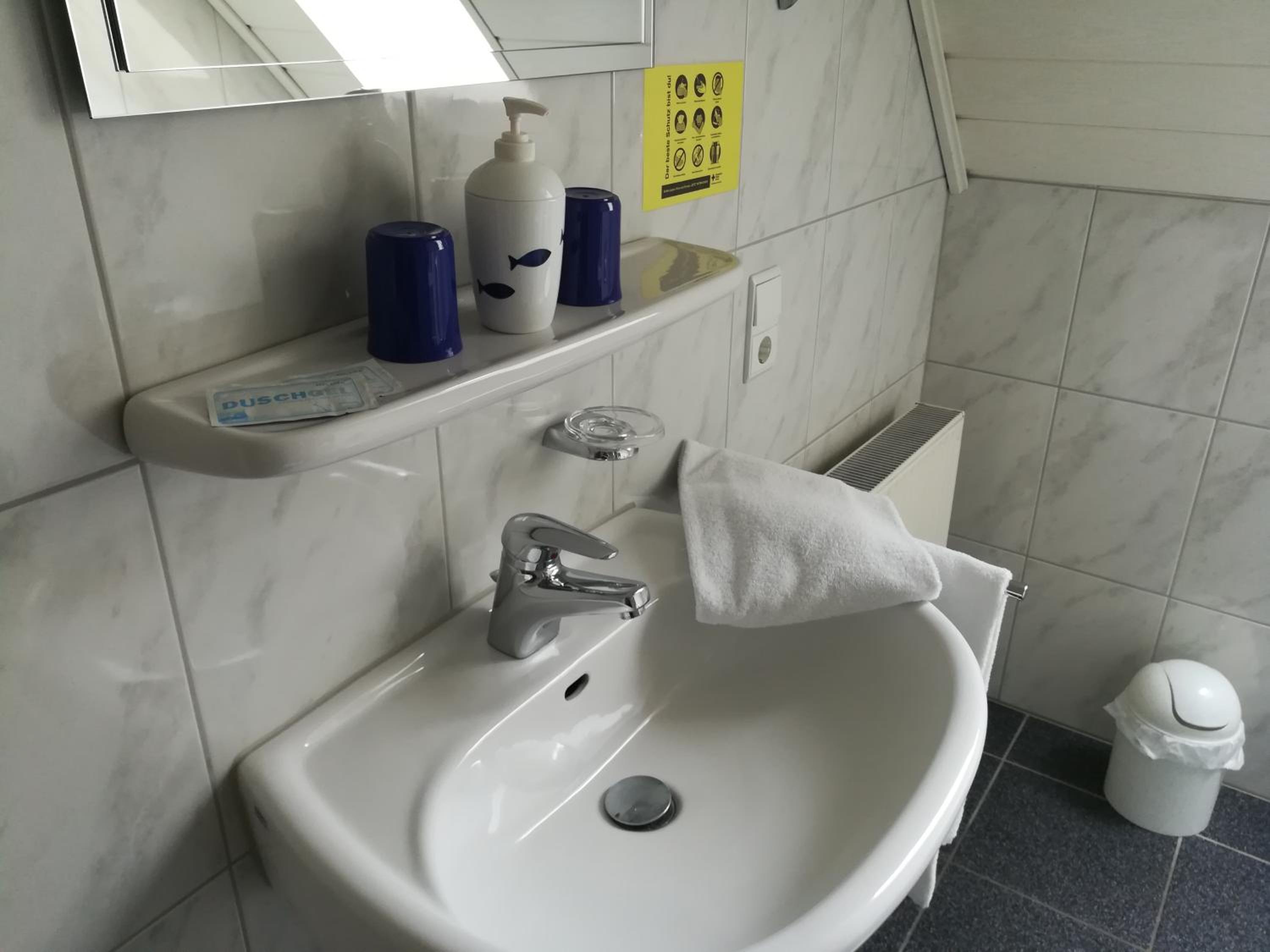 Double Room - Photo 9
