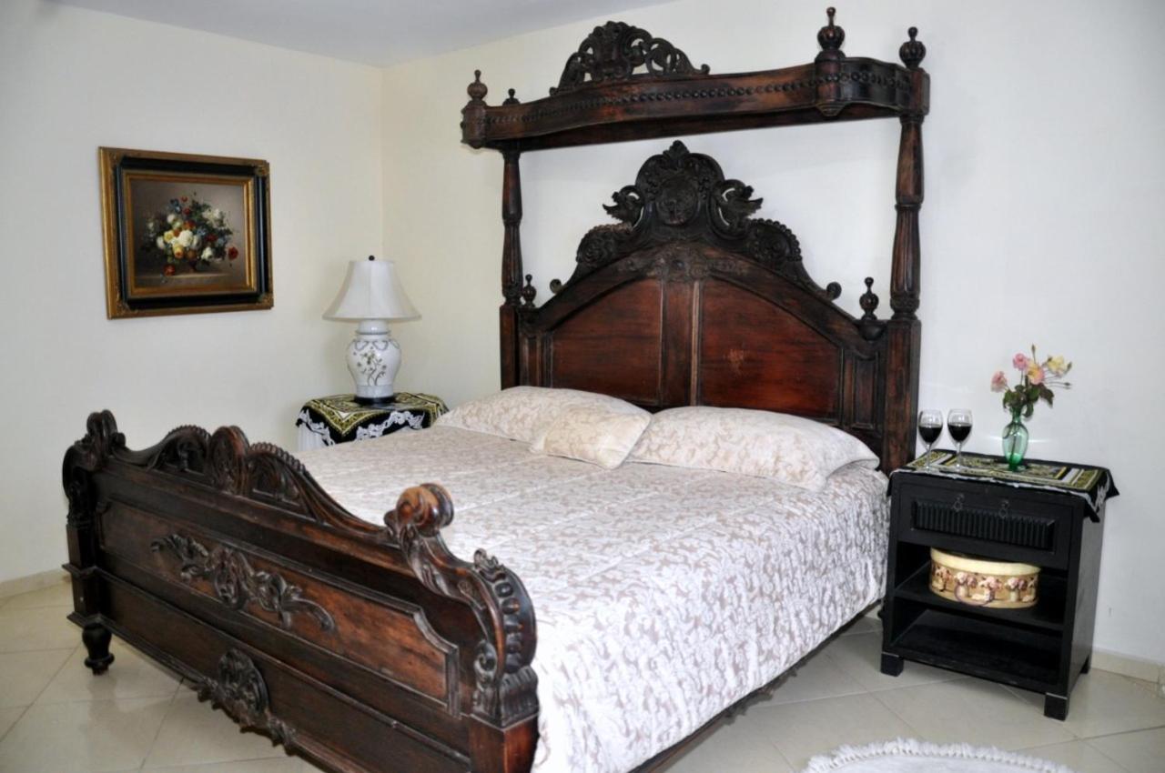 Deluxe King Suite photo 3