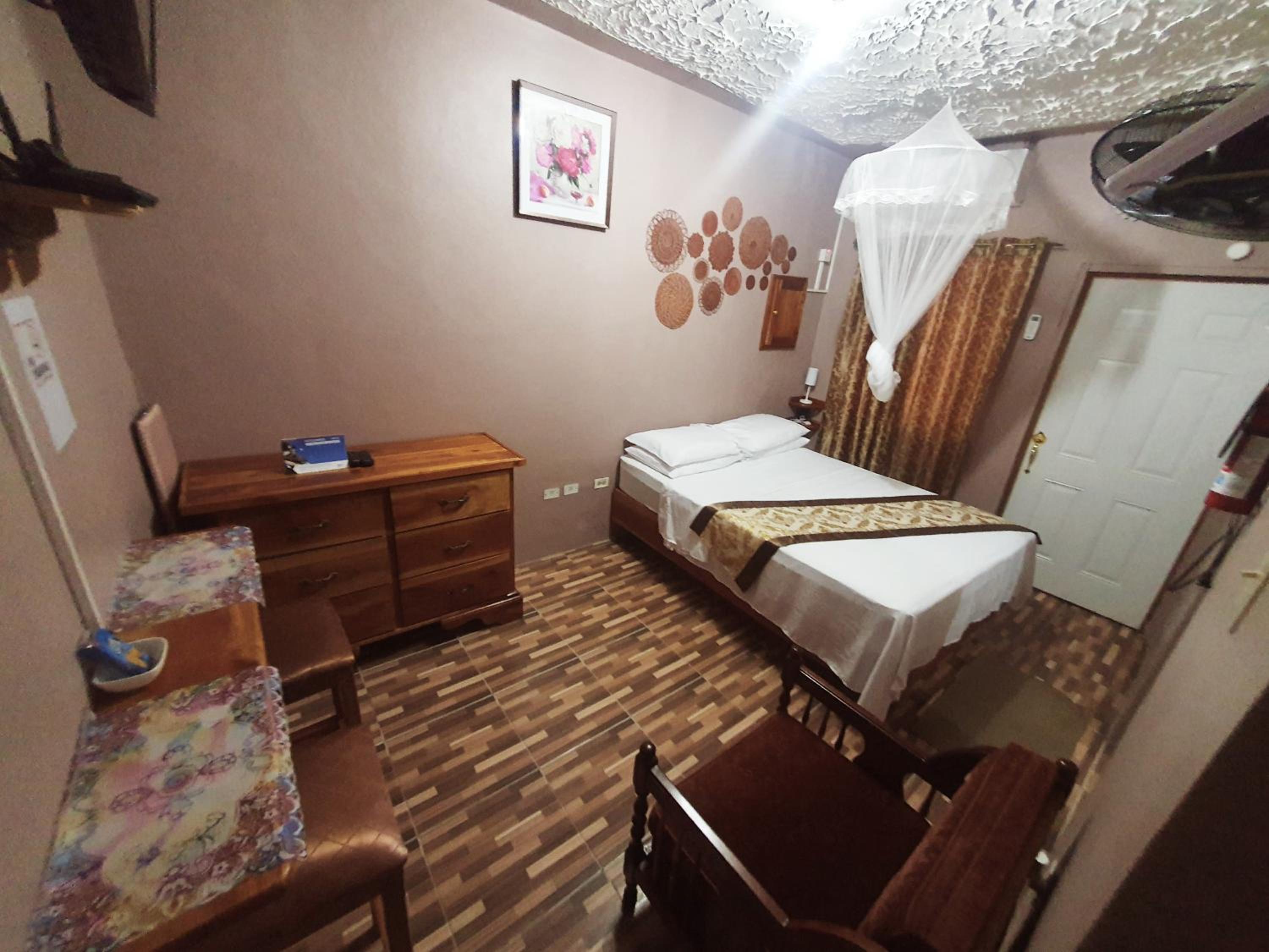 Deluxe Doppelzimmer (2 Erwachsene + 1 Kind)