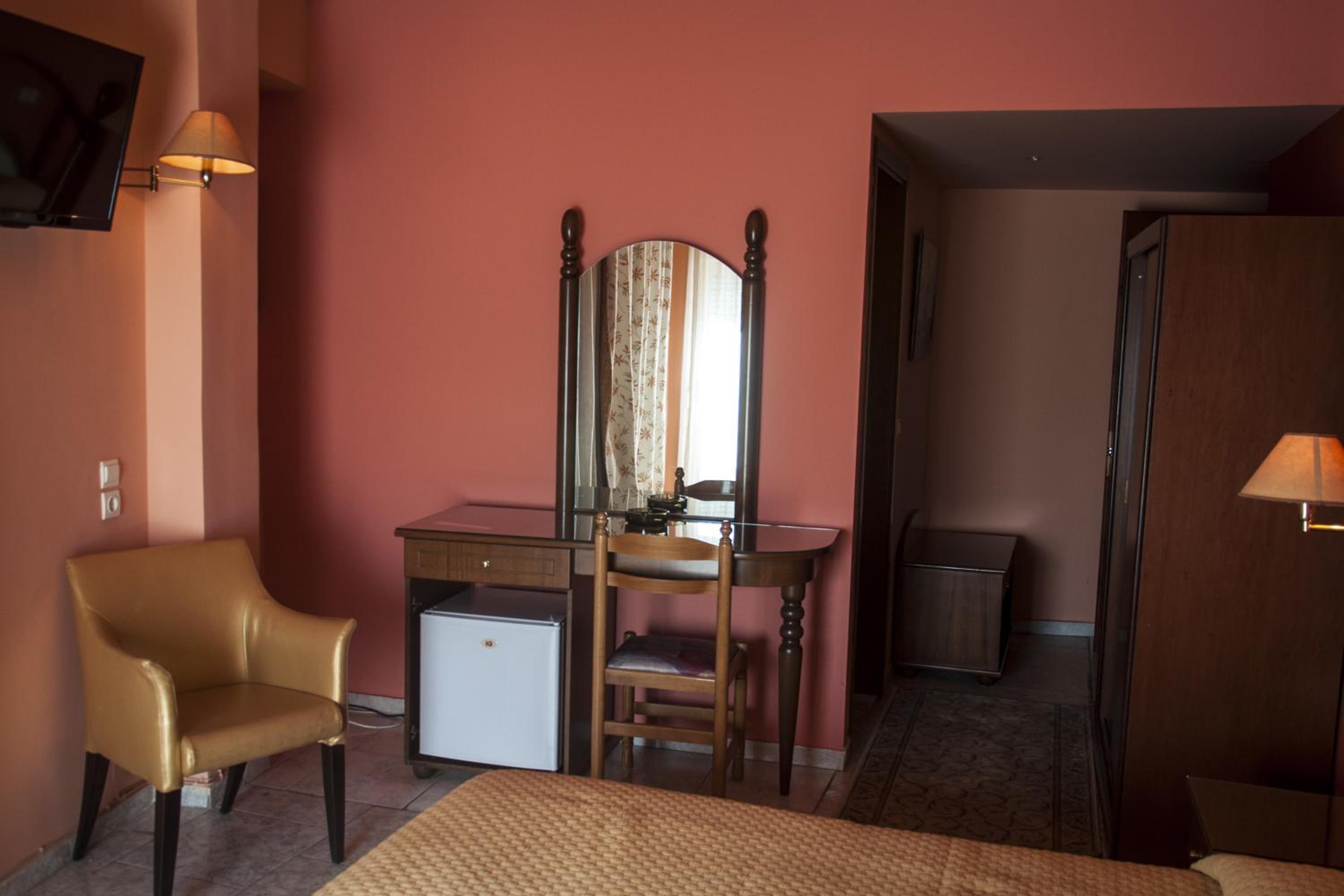 Double or Twin Room - Photo 7