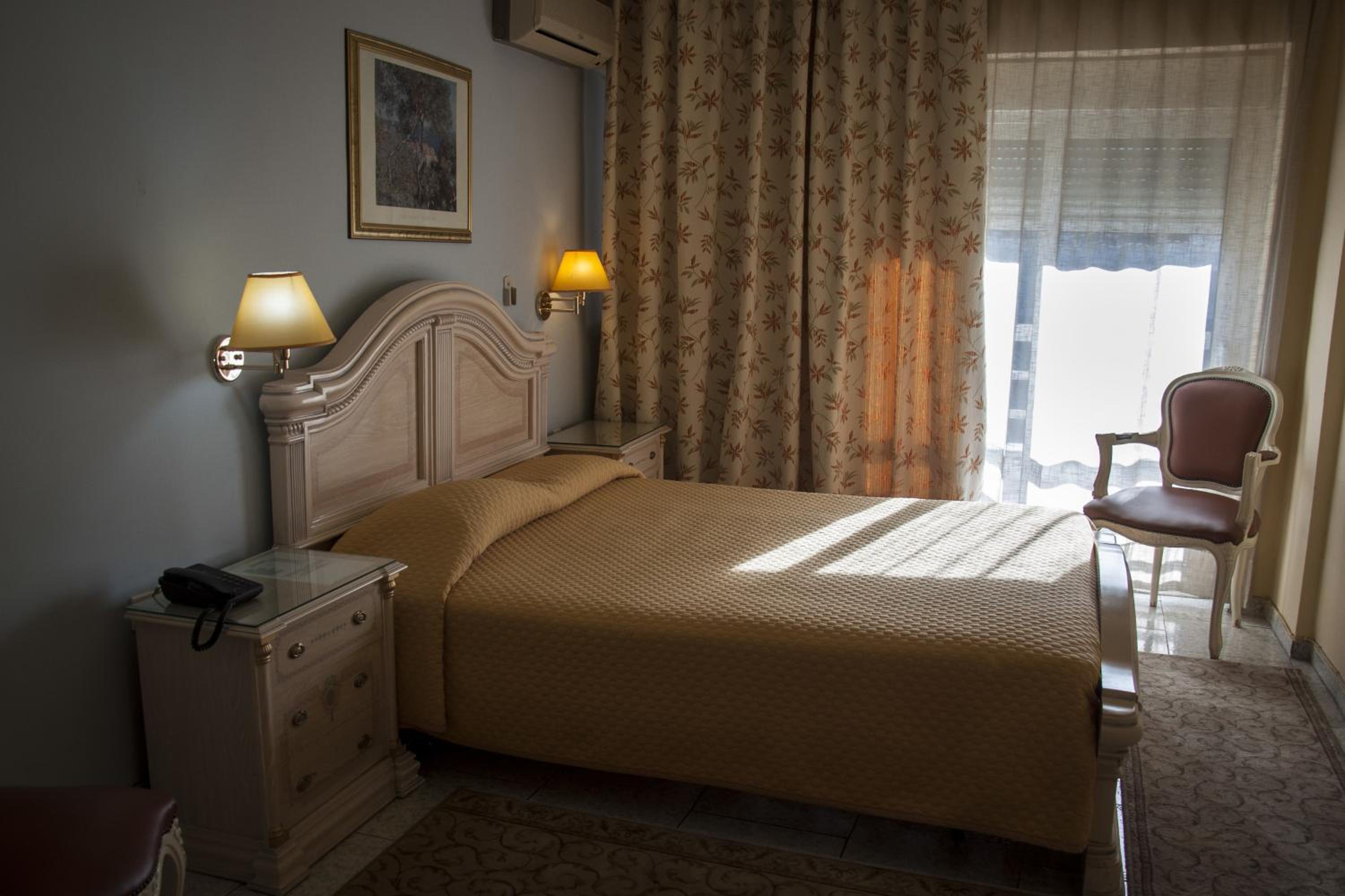 Double or Twin Room - Photo 5