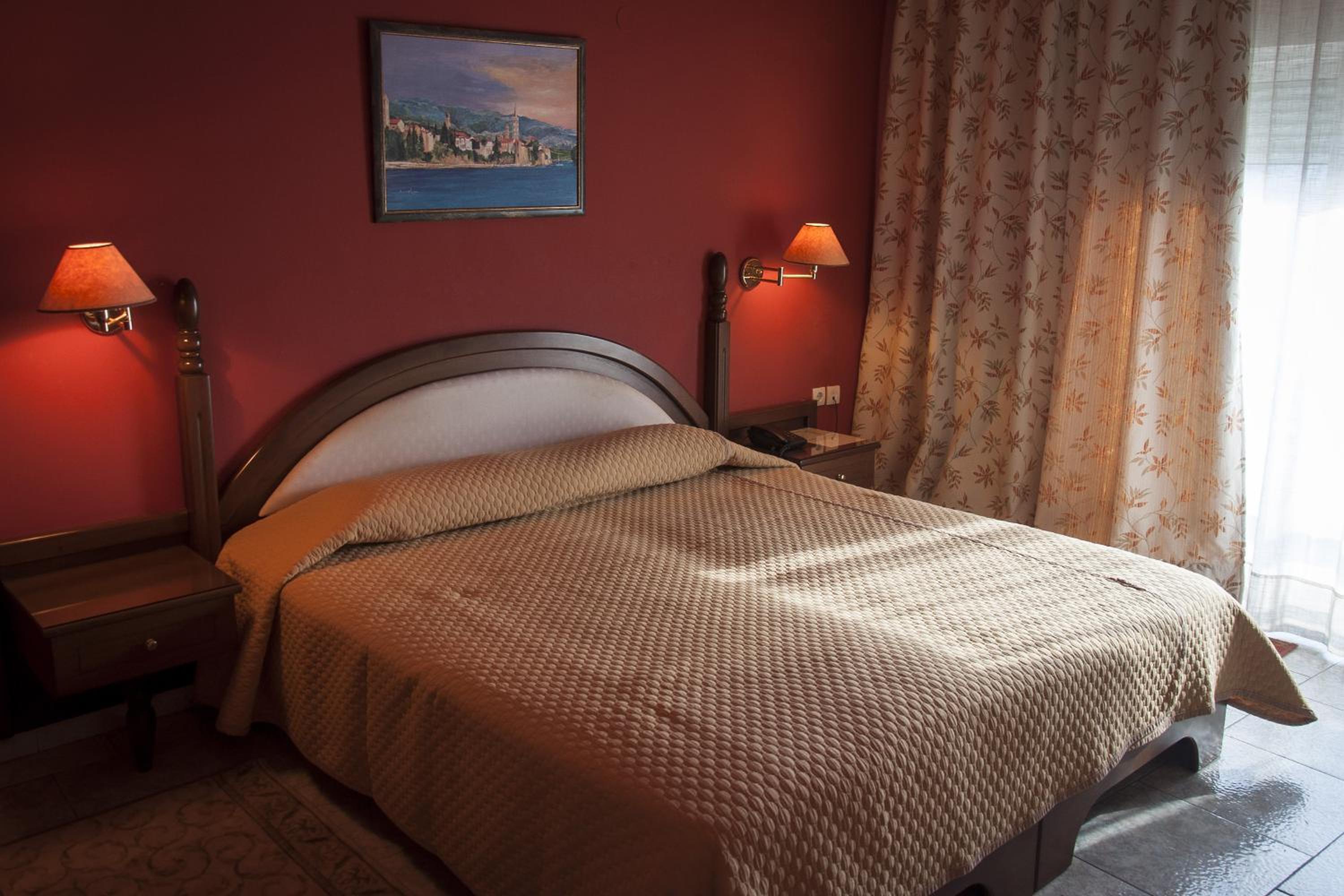 Double or Twin Room - Photo 8
