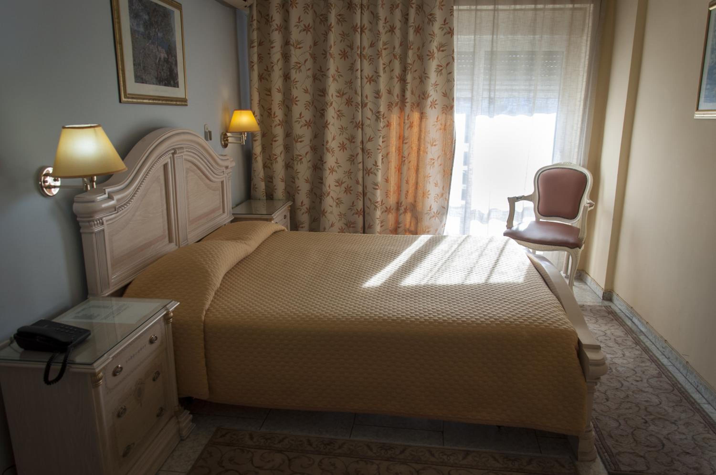 Double or Twin Room - Photo 1