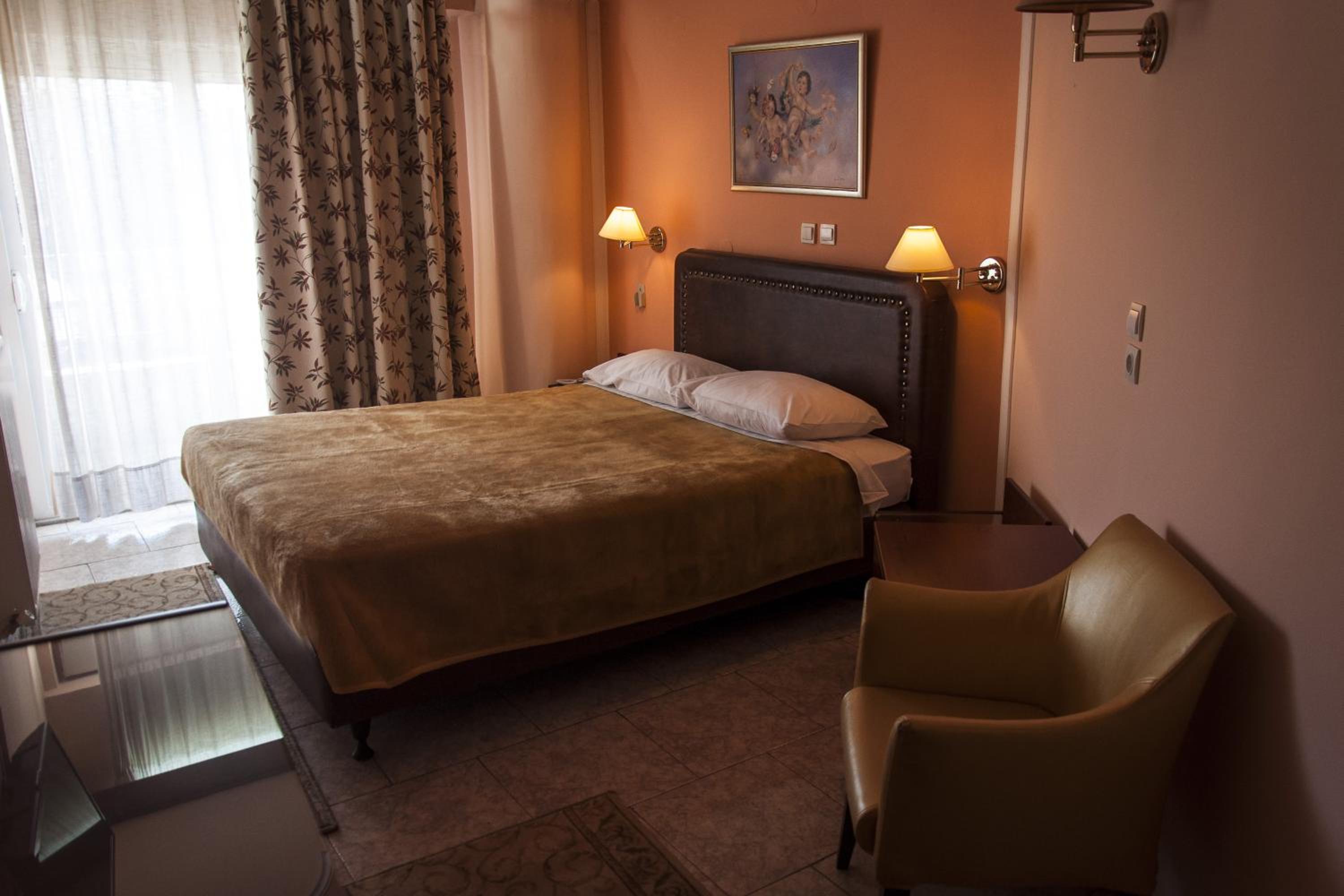Double or Twin Room - Photo 2