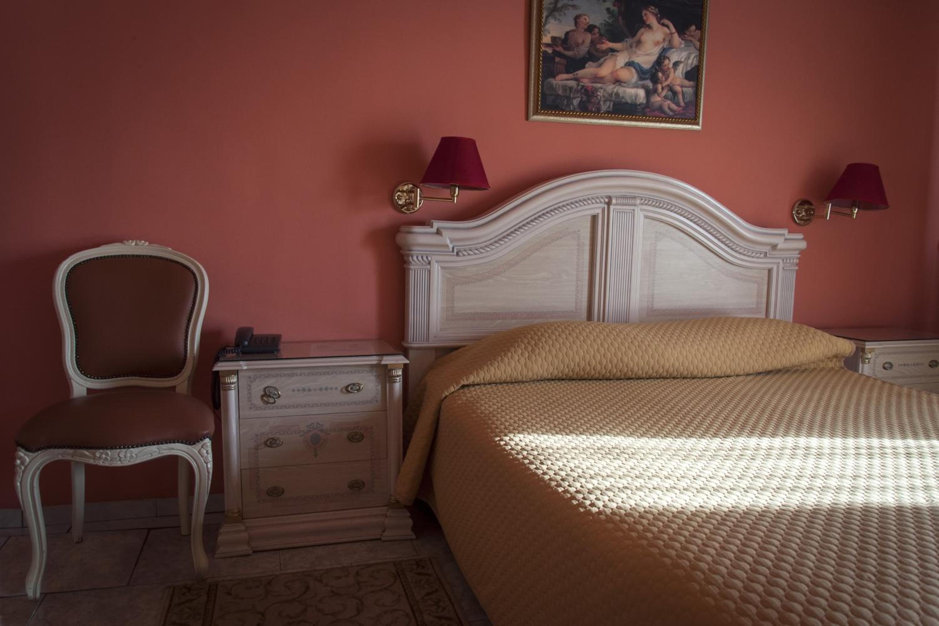 Double or Twin Room - Photo 11