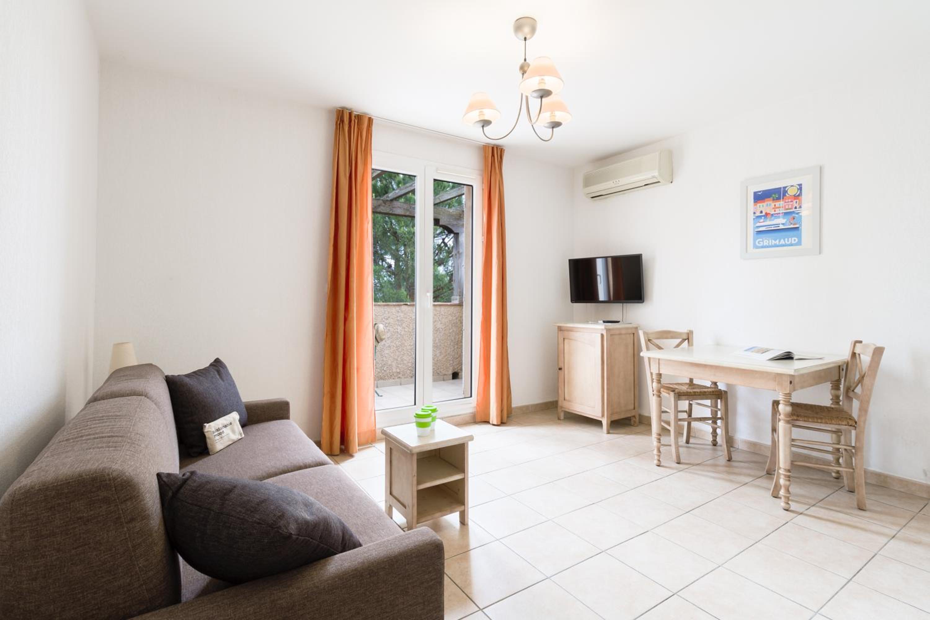 Studio (2 Adults)