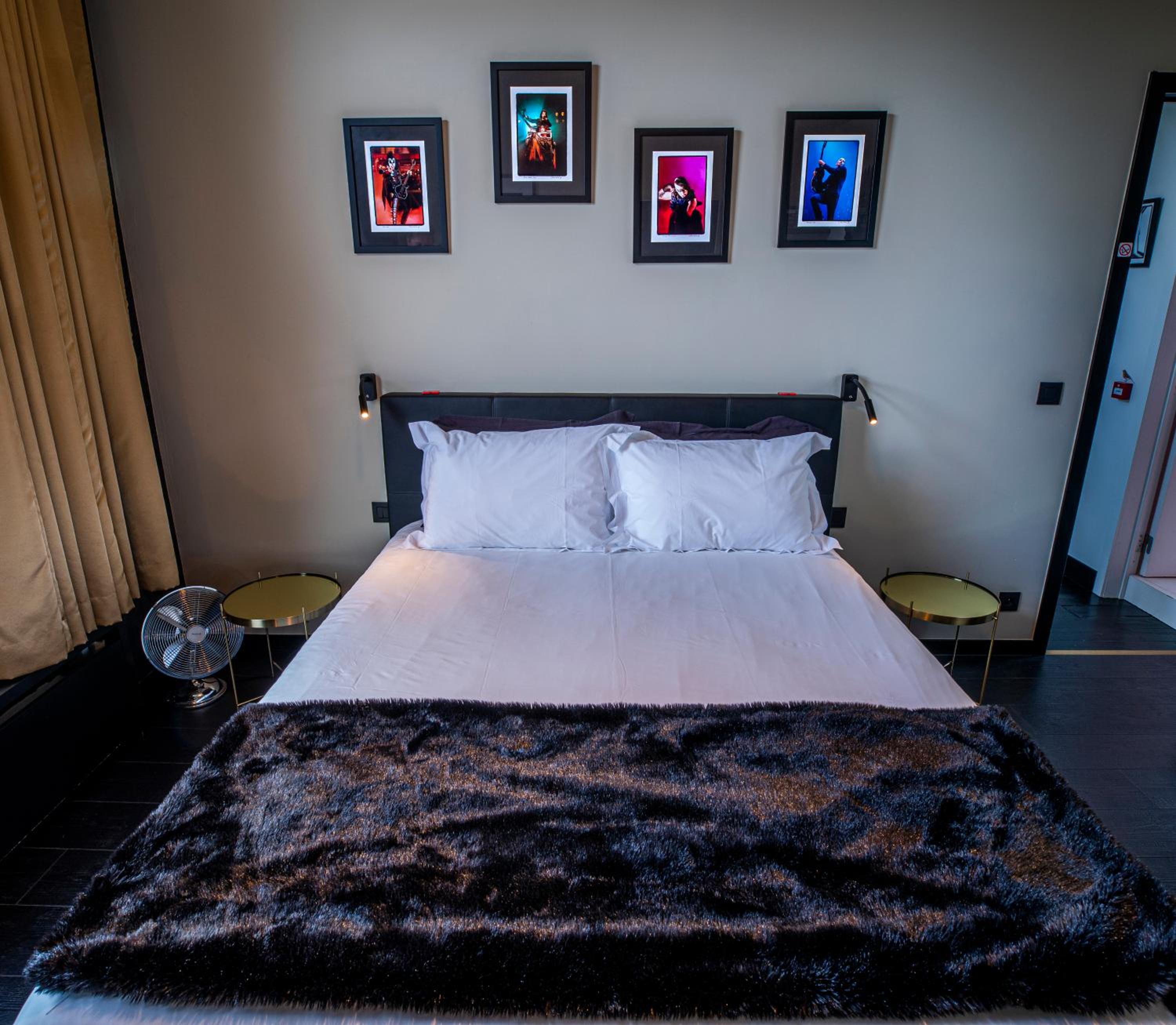 Double Room Glamrock