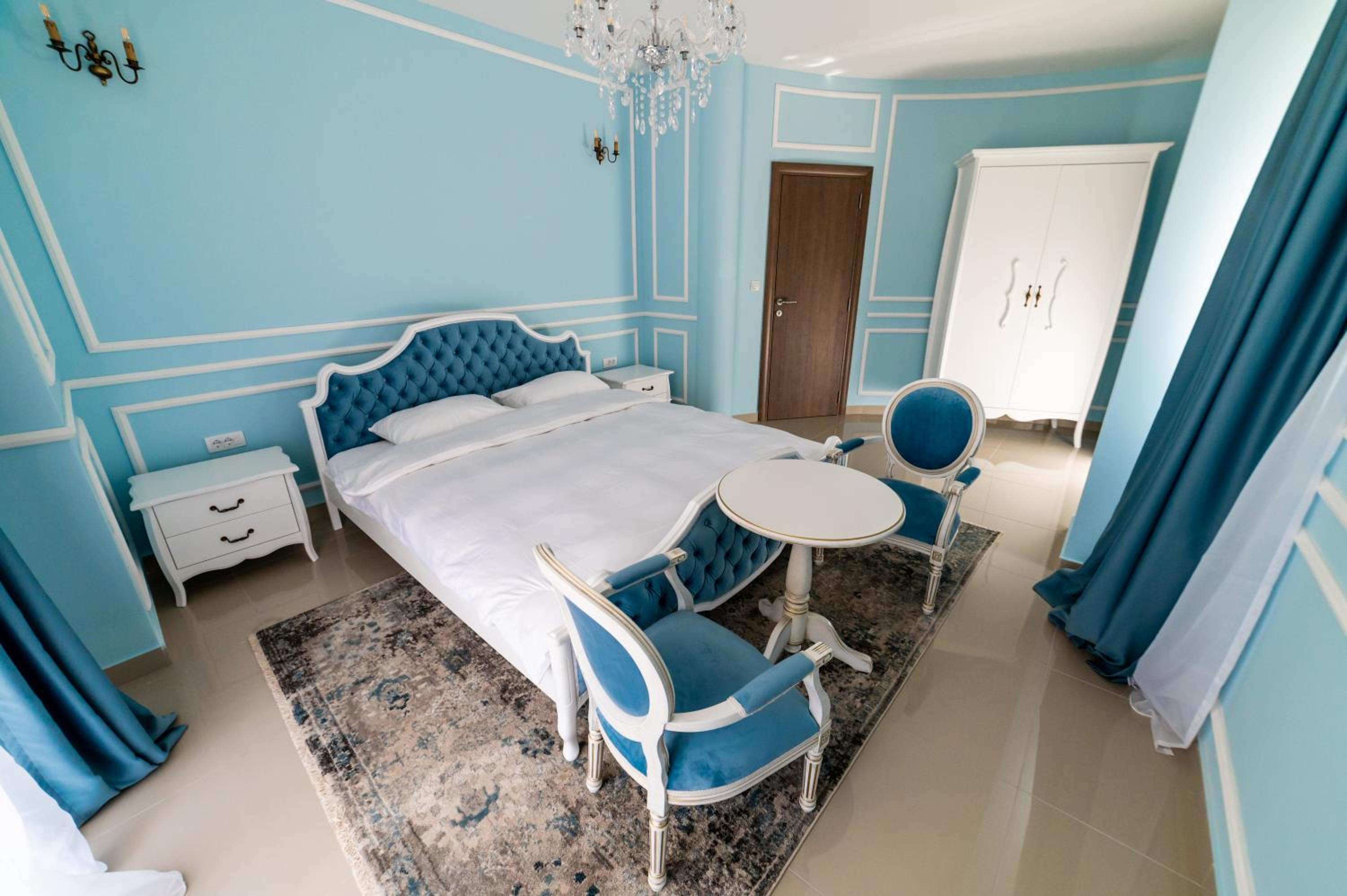 Queen Room photo 3