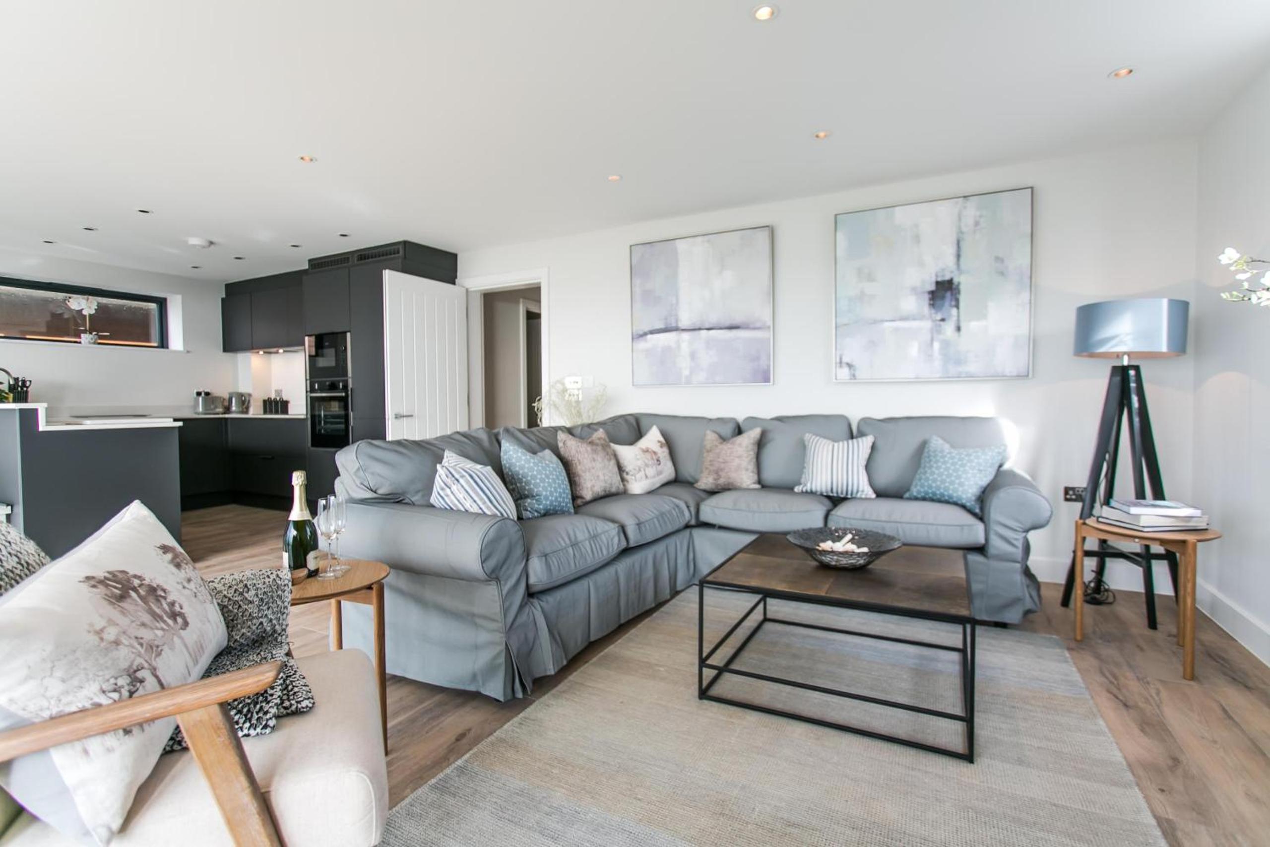 Three-Bedroom Apartment with Sea View photo 1