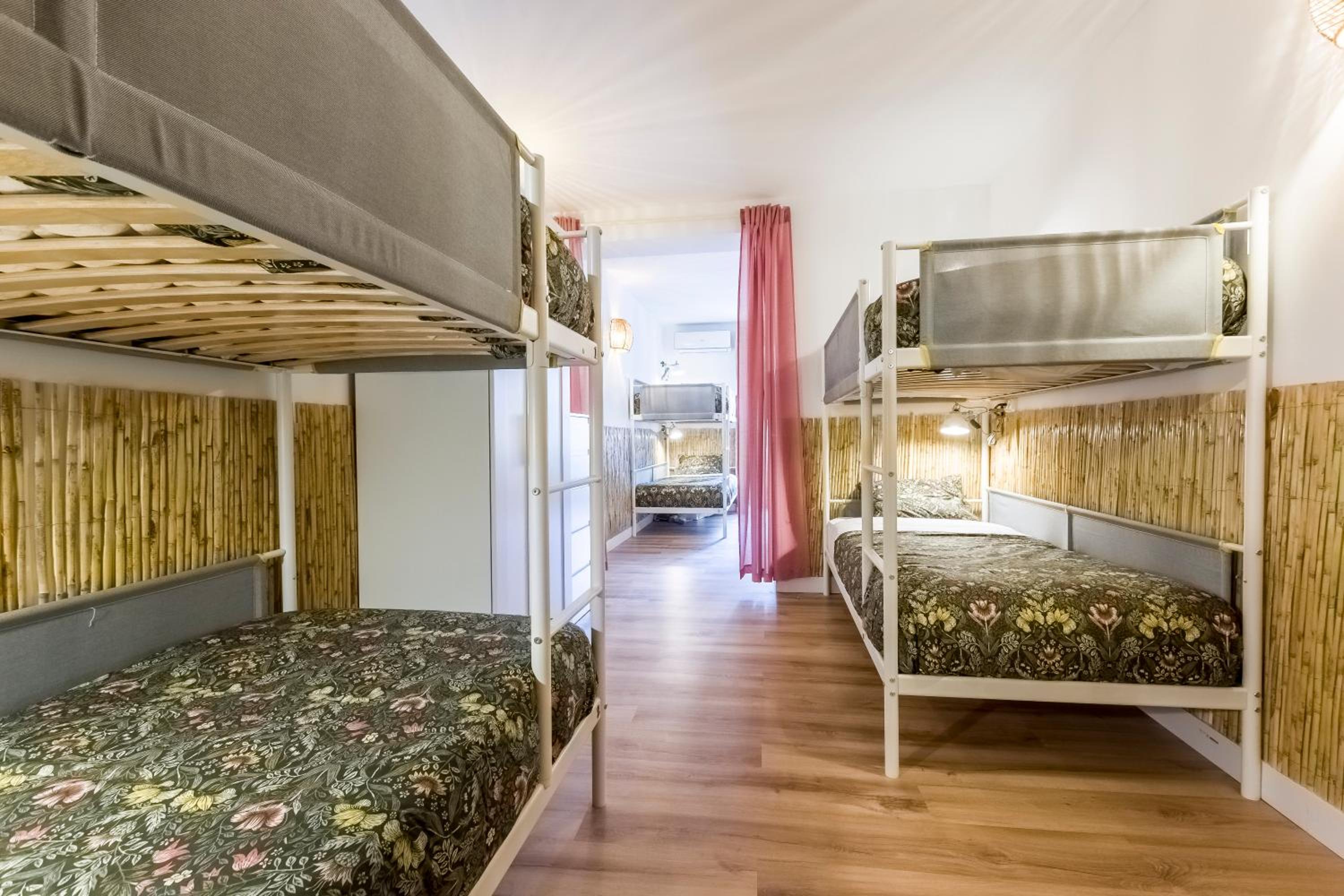 Single Bed in 10-Bed Dormitory Room photo 3