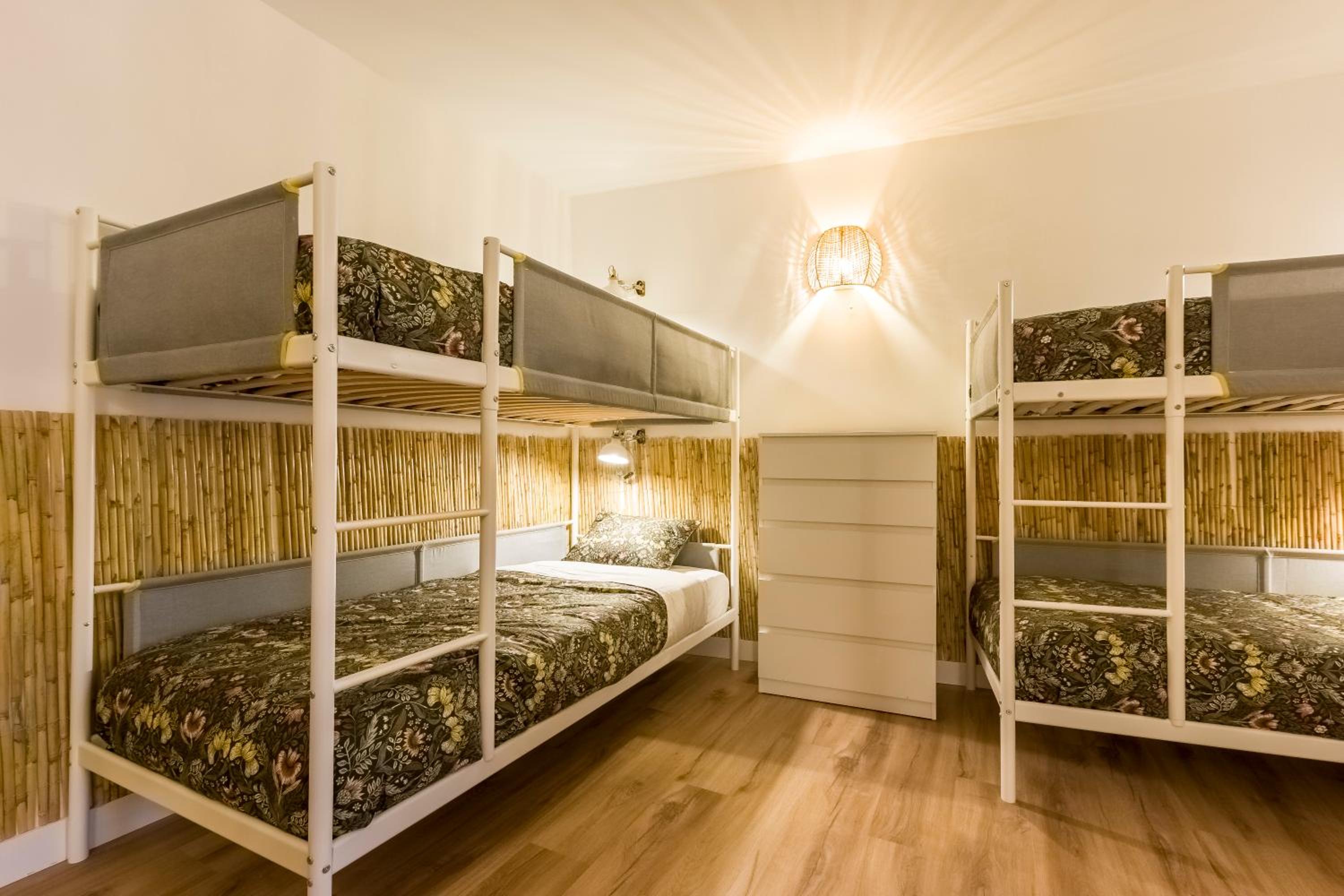 Bed in 8-Bed Female Dormitory Room (female only) photo 2