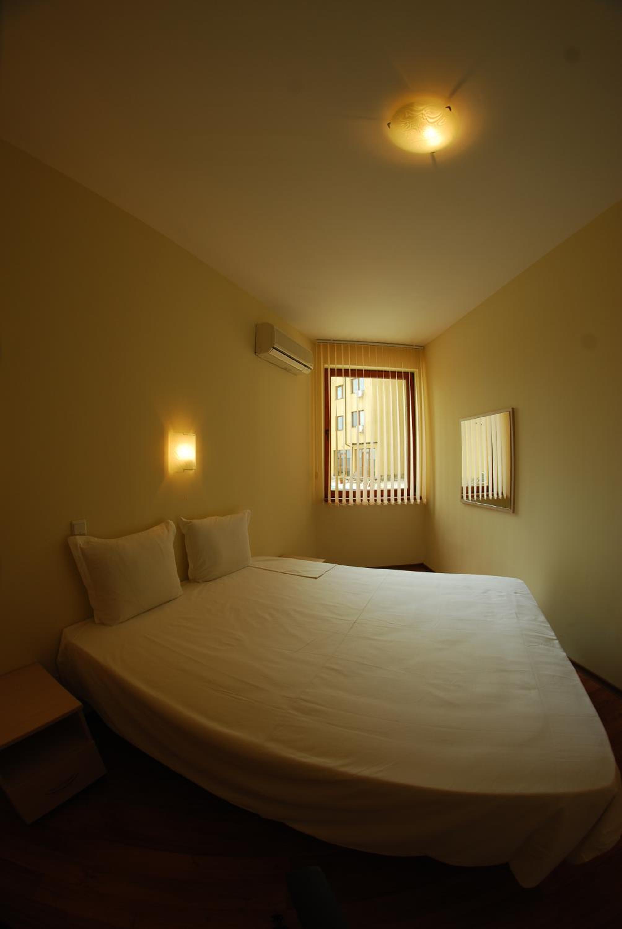 Two-Bedroom Apartment with Pool View photo 1