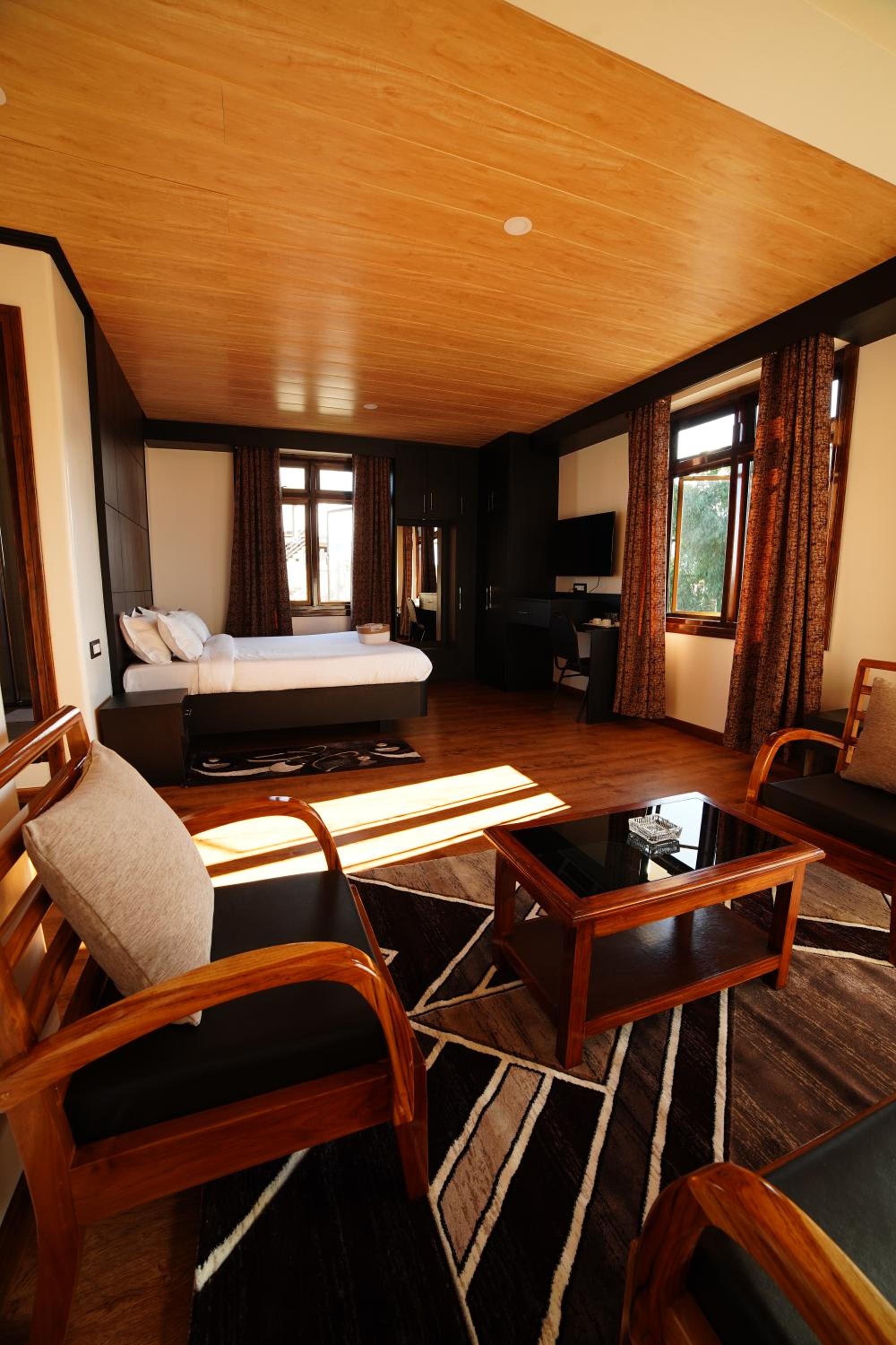Deluxe King Room photo 1