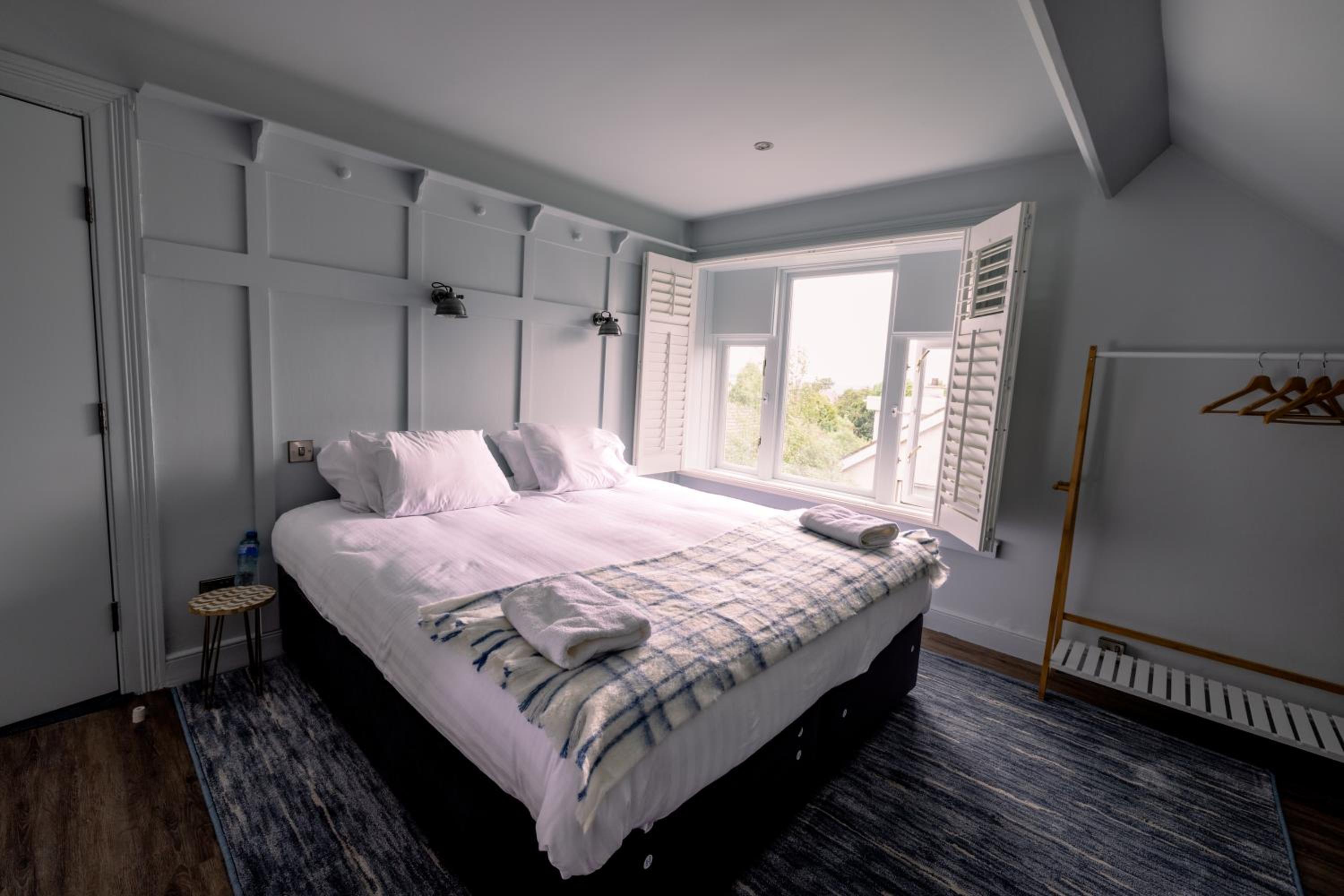 Seven-Bedroom House photo 1