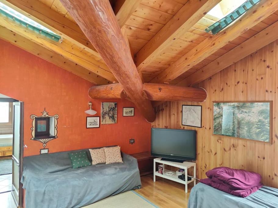 Three-Bedroom Apartment photo 1