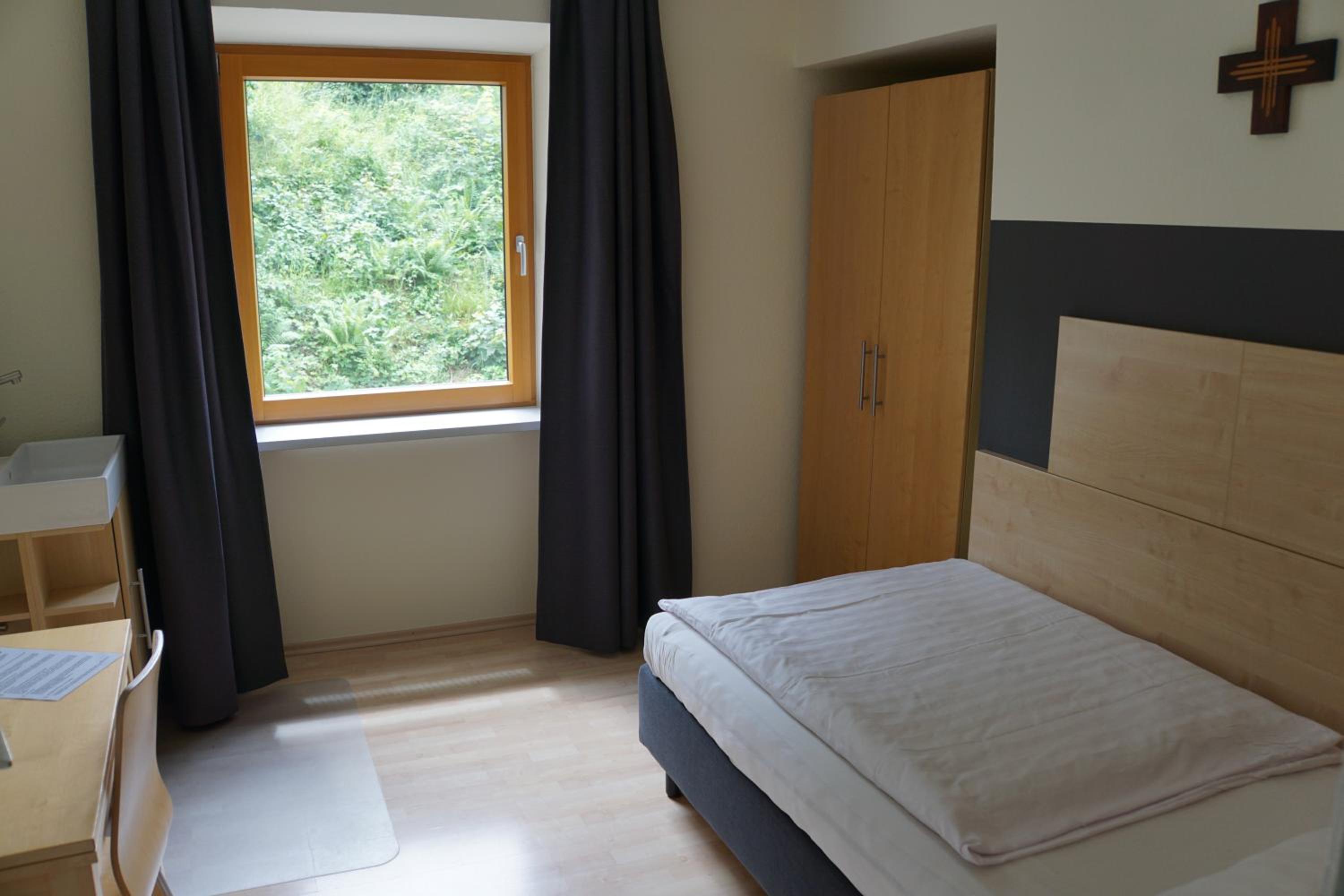 Single Room with Shared Bathroom