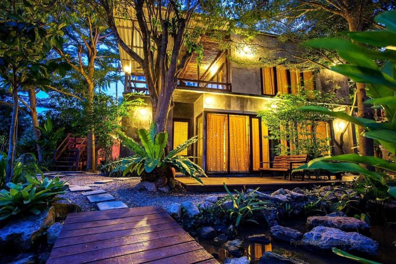 Double Room with Pool View - Photo 7