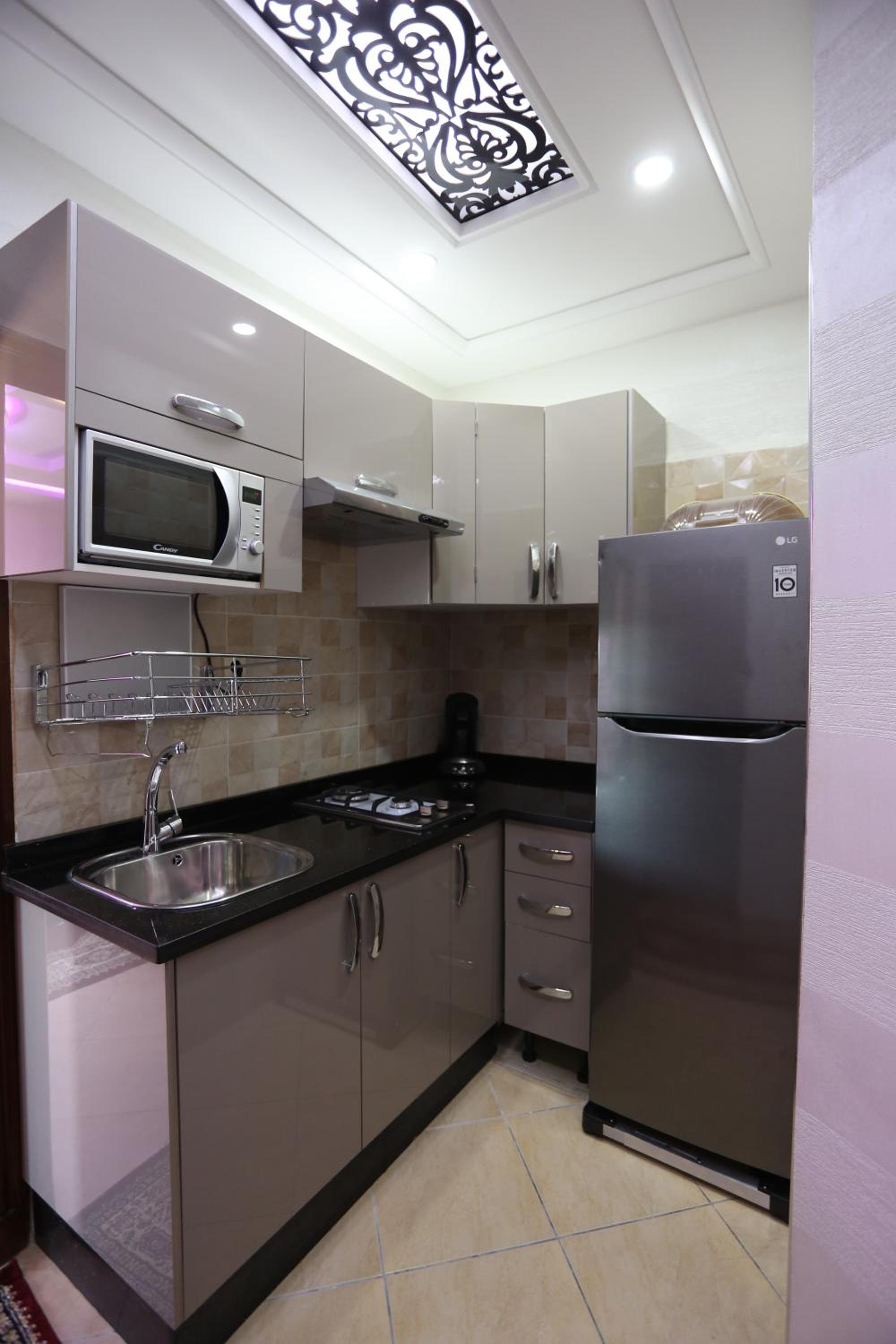 Apartment with Balcony photo 2