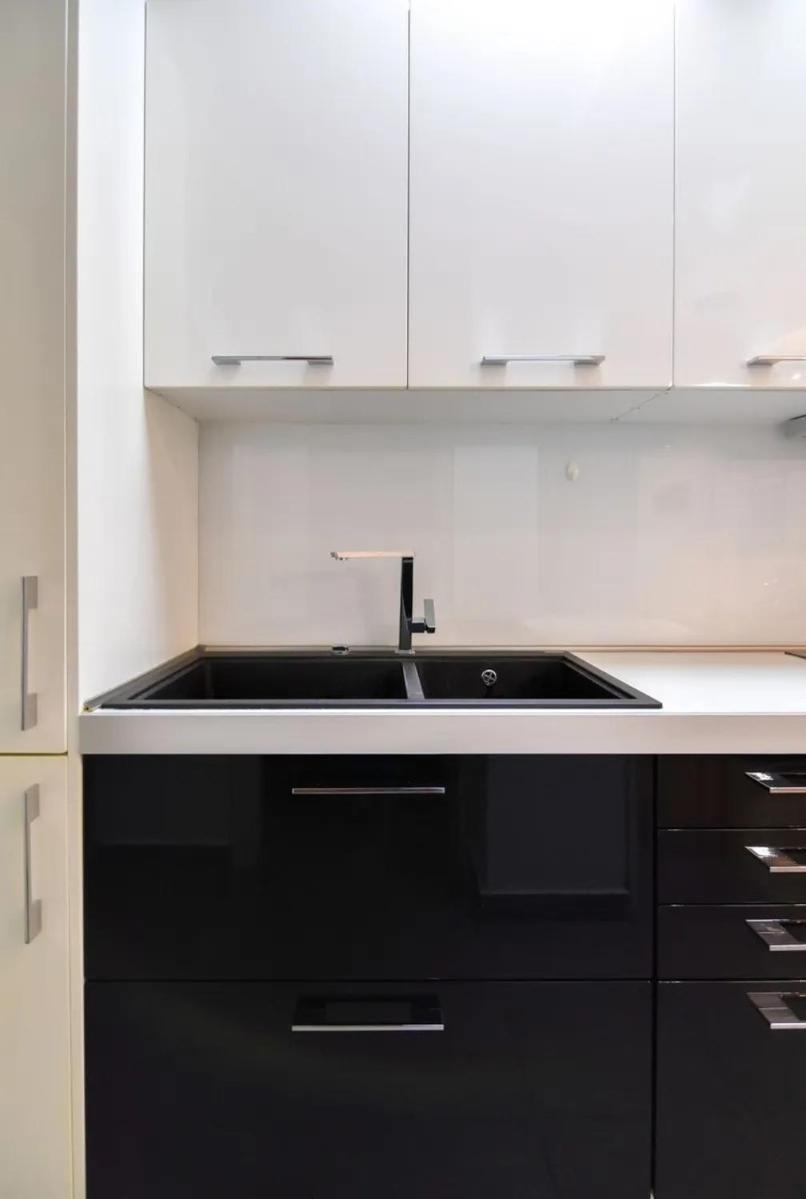 One-Bedroom Apartment - Photo 3