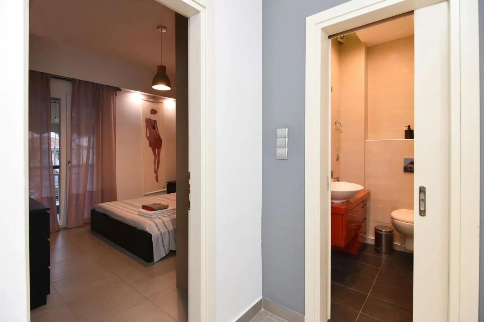 One-Bedroom Apartment - Photo 7
