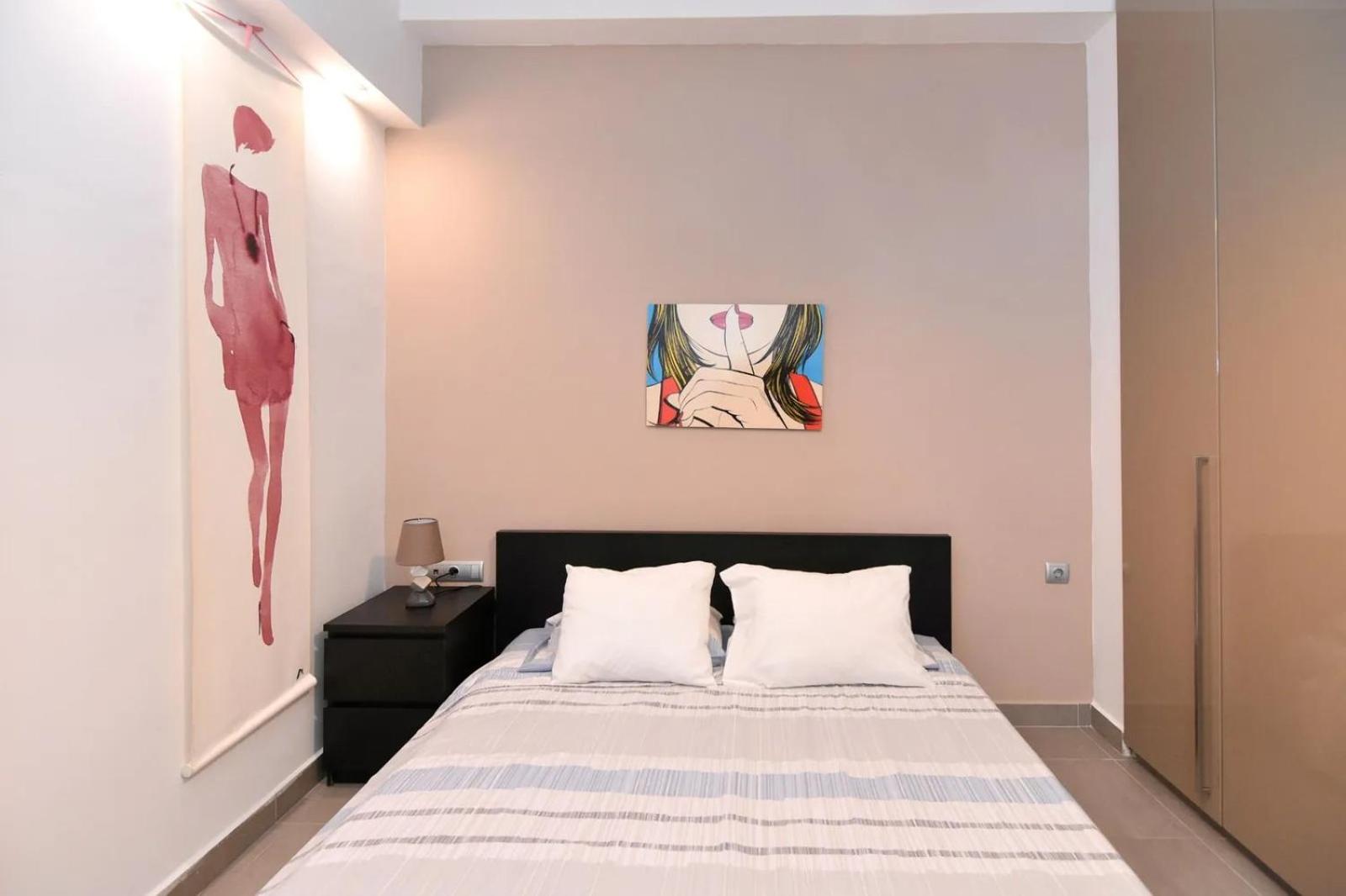 One-Bedroom Apartment - Photo 11