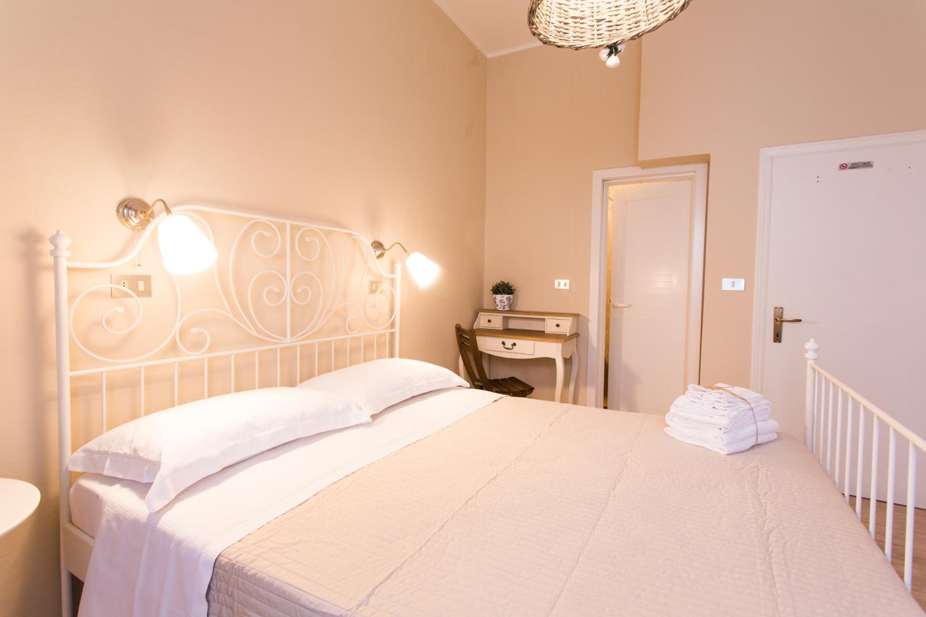 Double Room With Private Bathroom photo 1