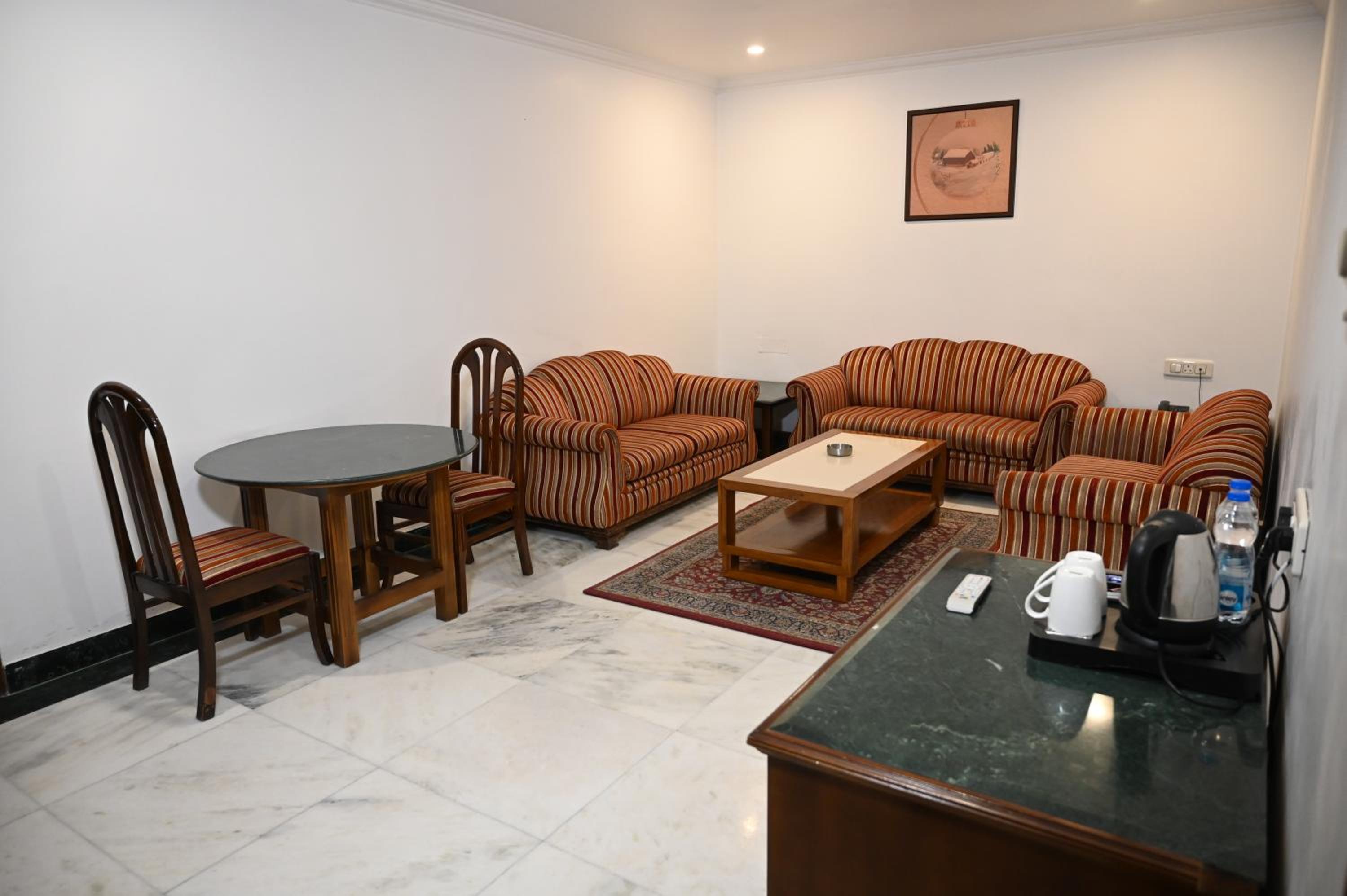 Suite - Photo 9