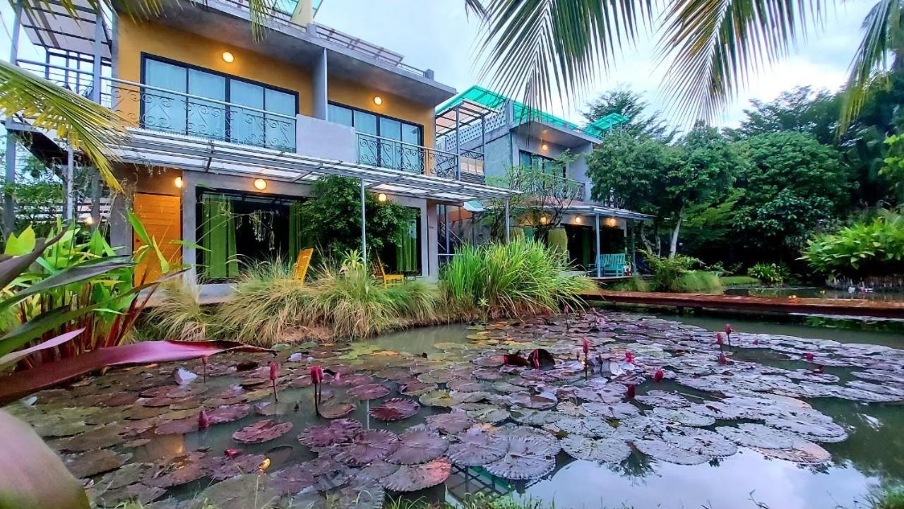 Double or Twin Room with Canal View - Photo 2