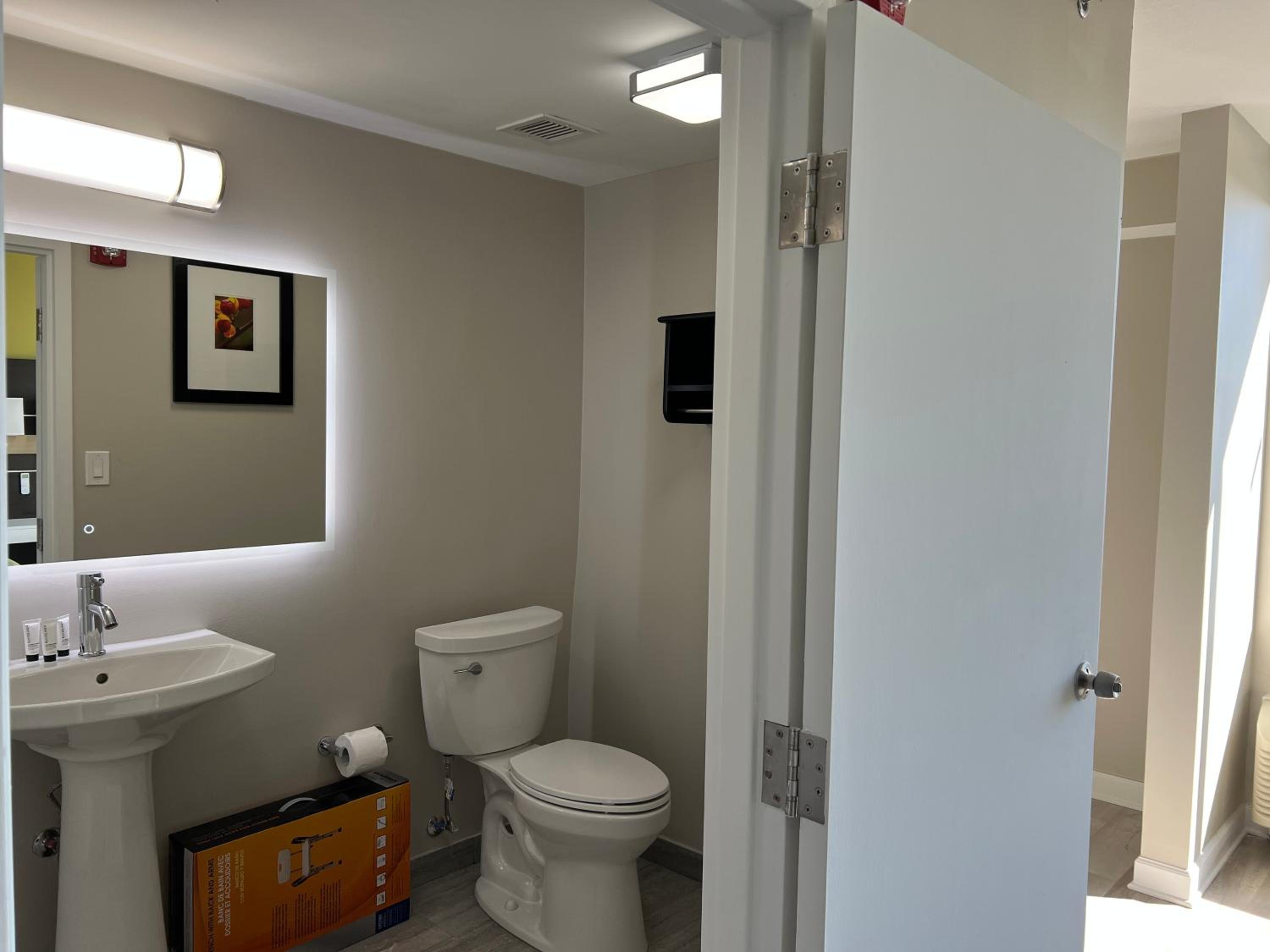 Queen Studio - Disability Access photo 2