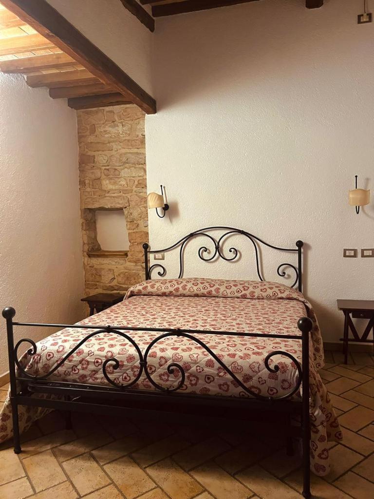 Double or Twin Room with Bathroom - Photo 7