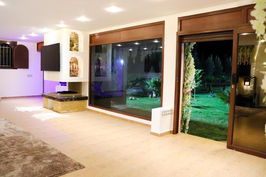 Deluxe King Room photo 1