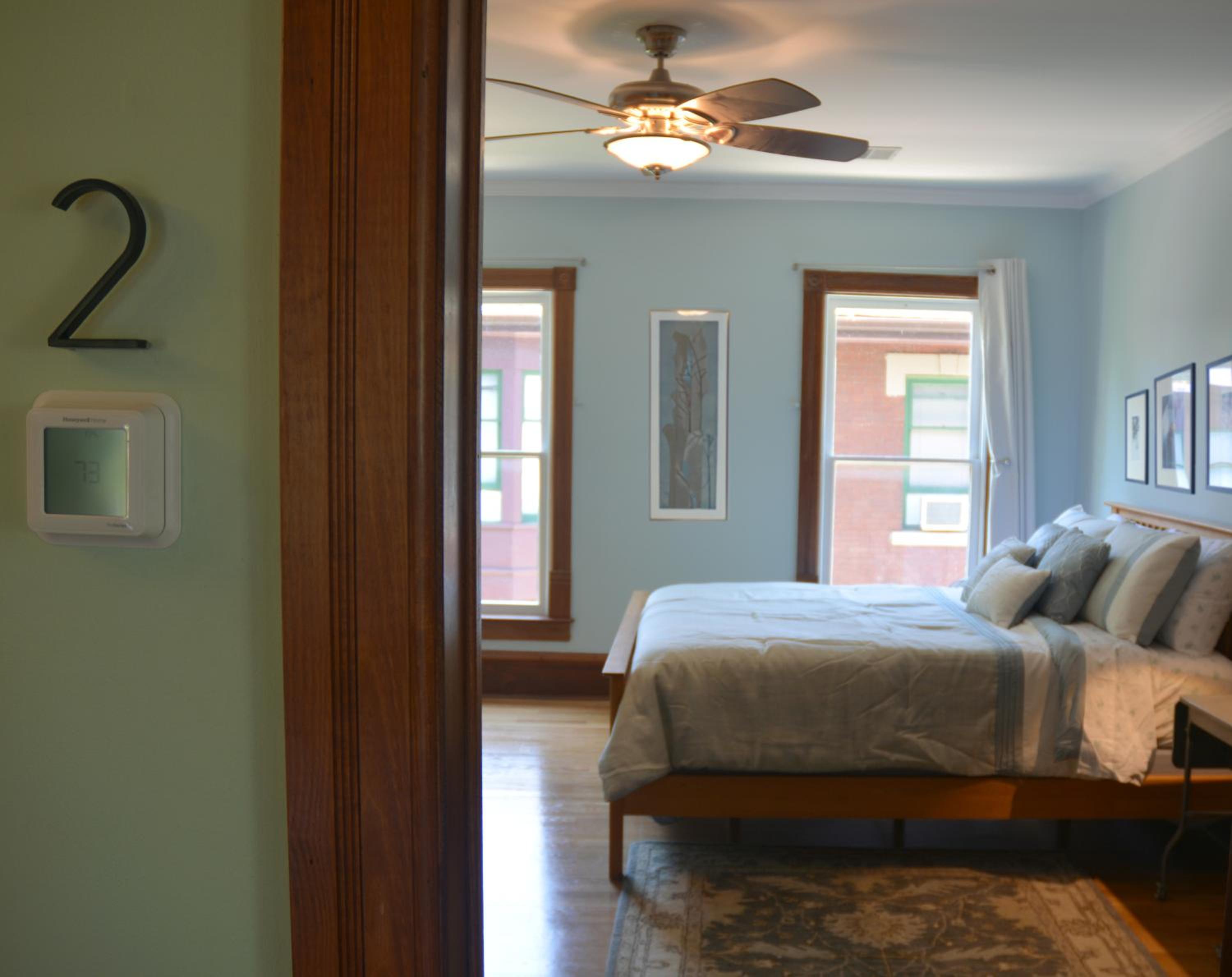 Queen Room - Photo 10