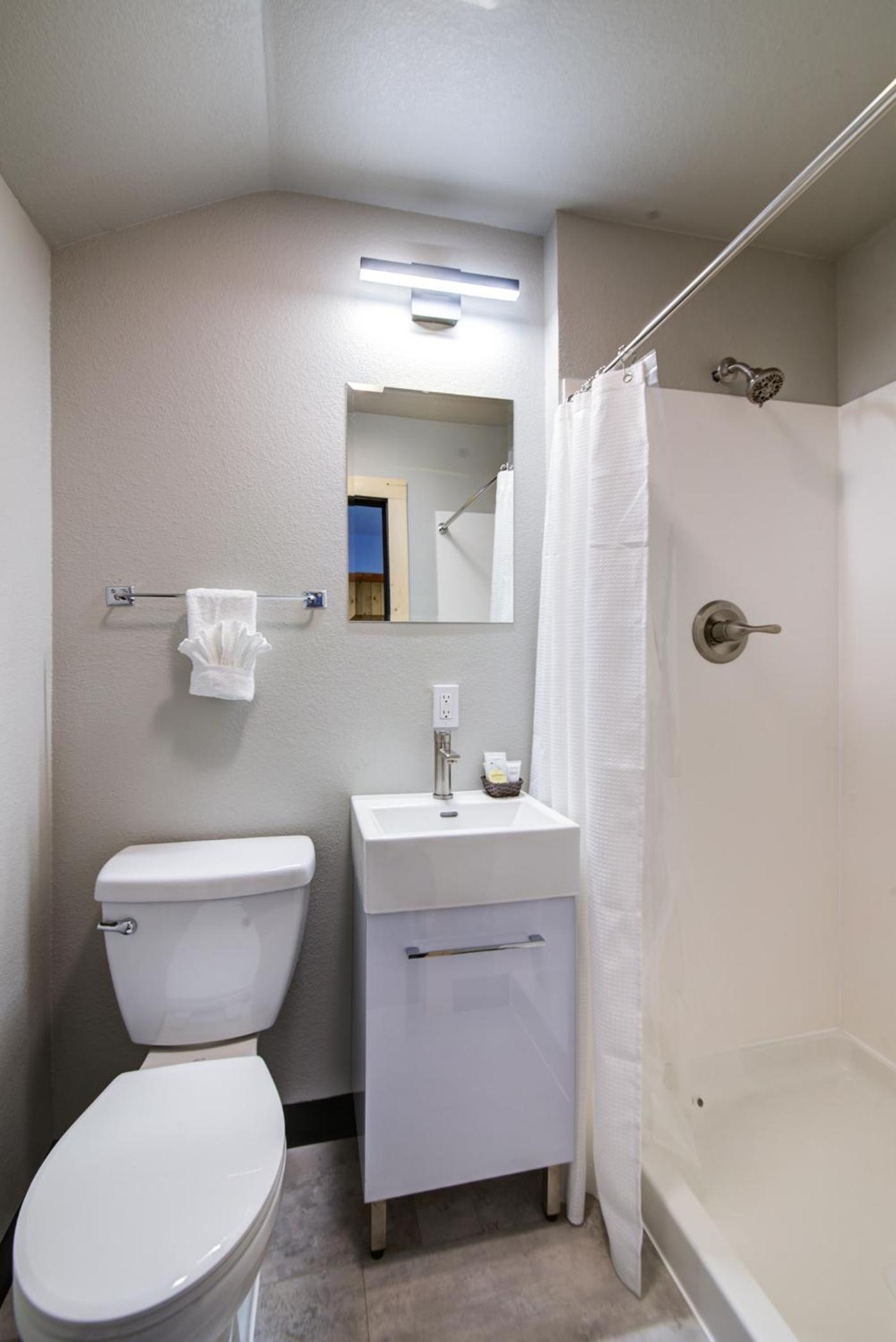 Standard Queen Room photo 3