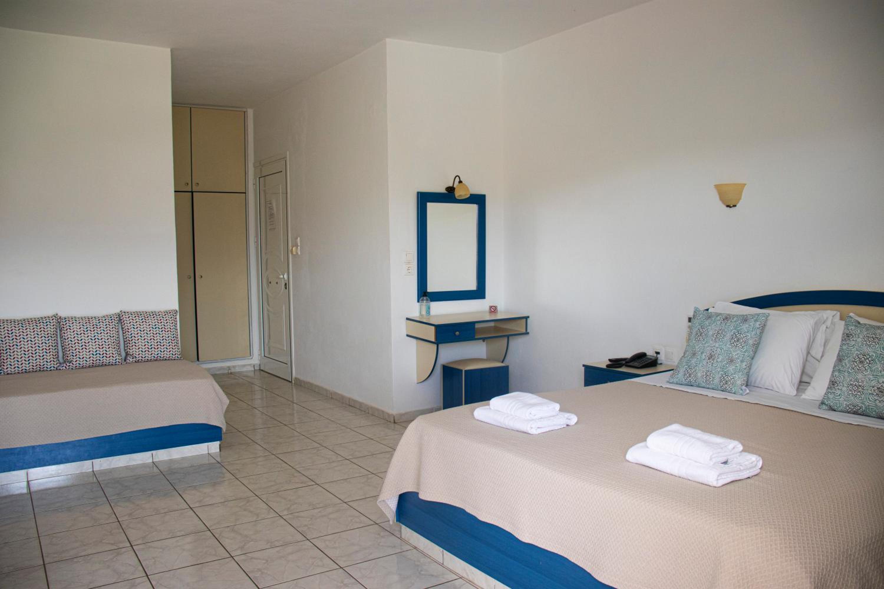 Studio (3 Adults)