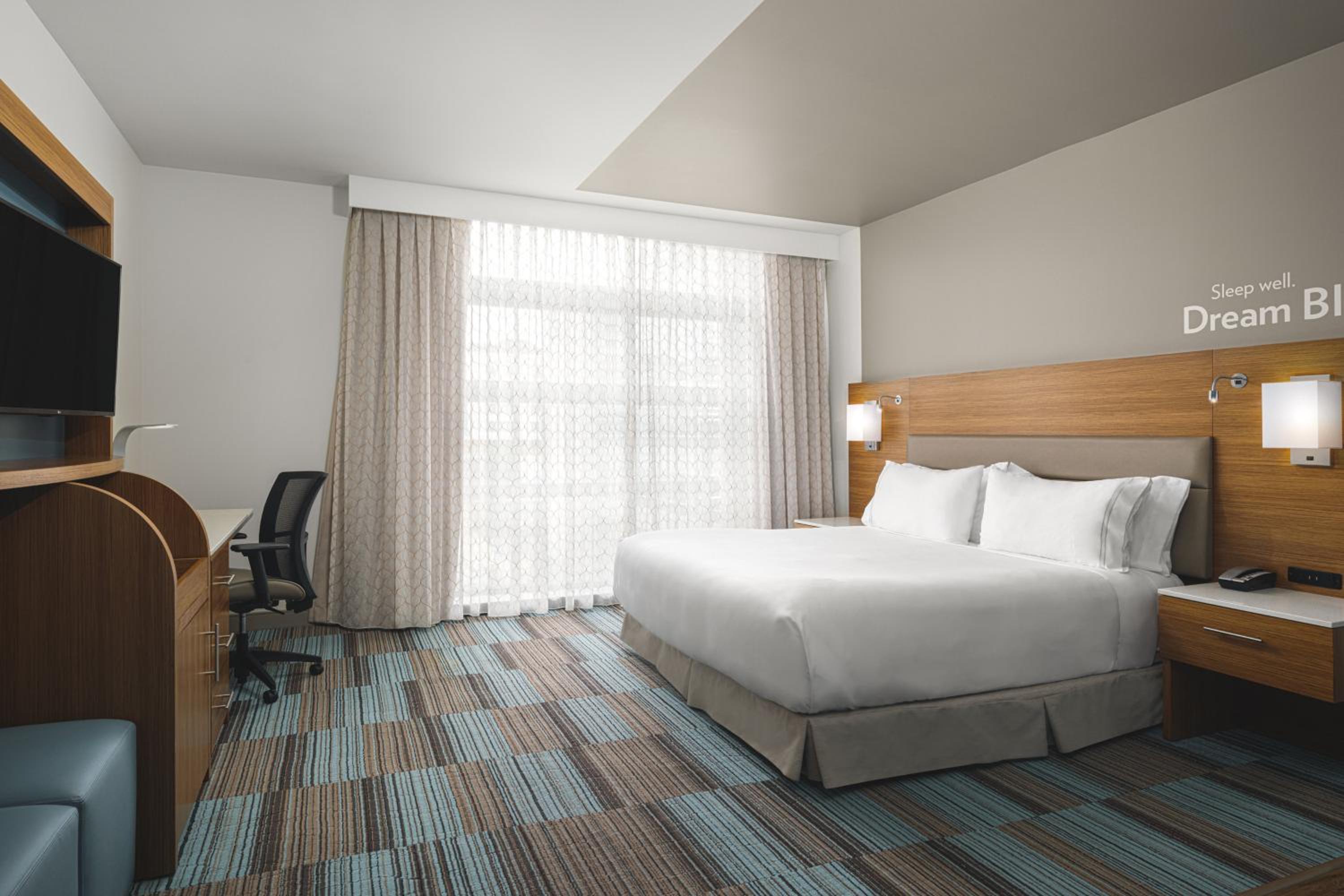 King Room - Mobility Access/Hearing Accessible photo 2